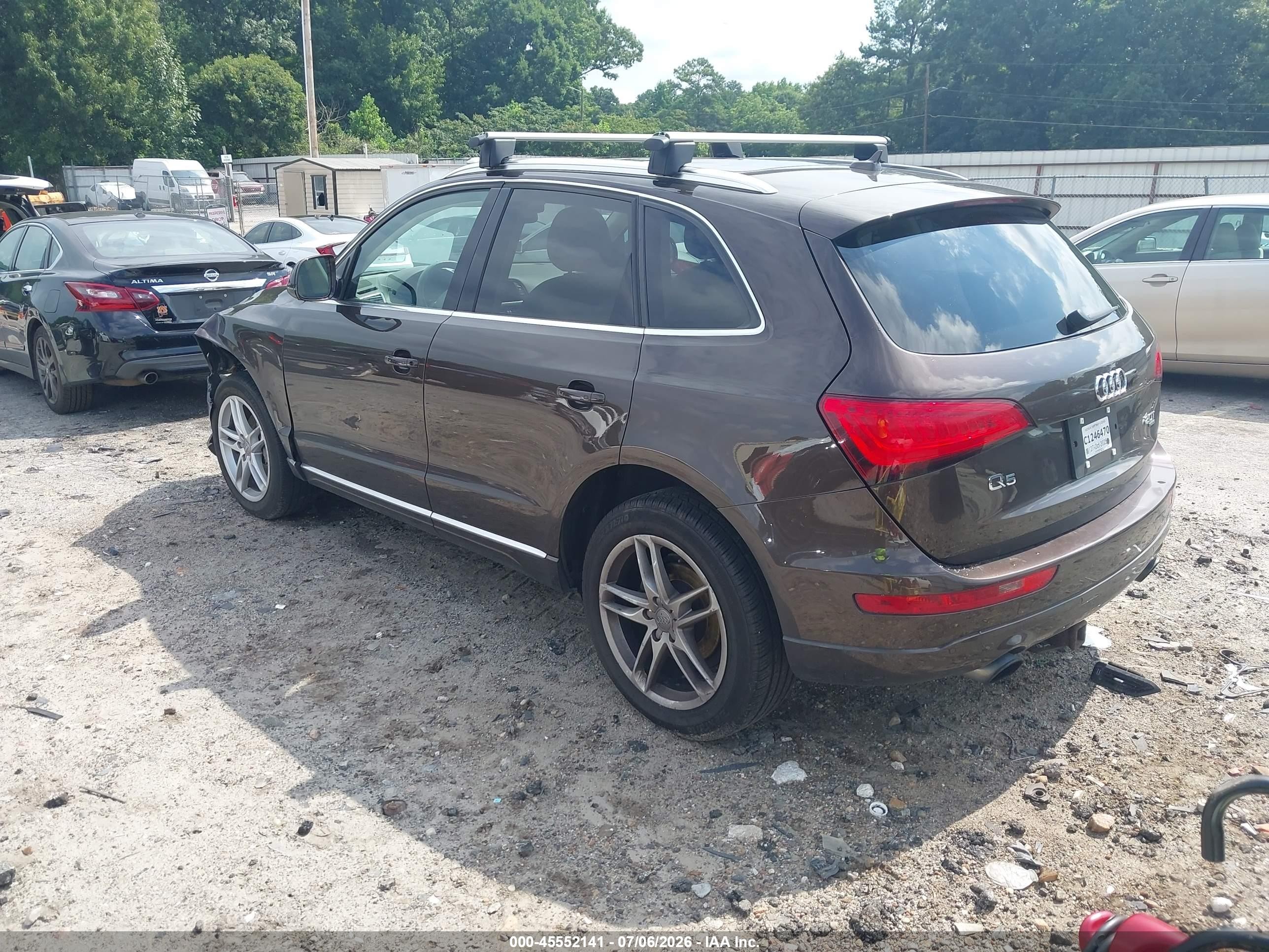 2013 Audi Q5 2.0t Premium Коричневый vin: WA1LFAFP3DA025040