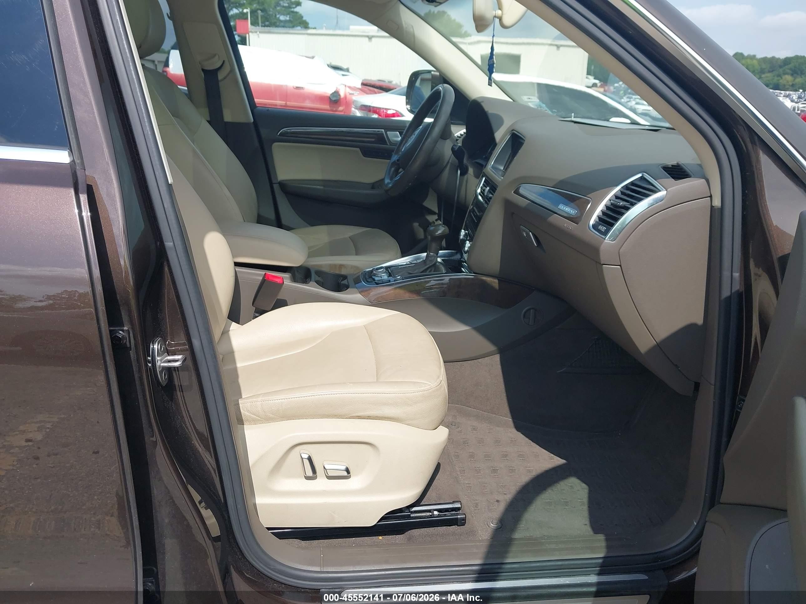 2013 Audi Q5 2.0t Premium Коричневый vin: WA1LFAFP3DA025040