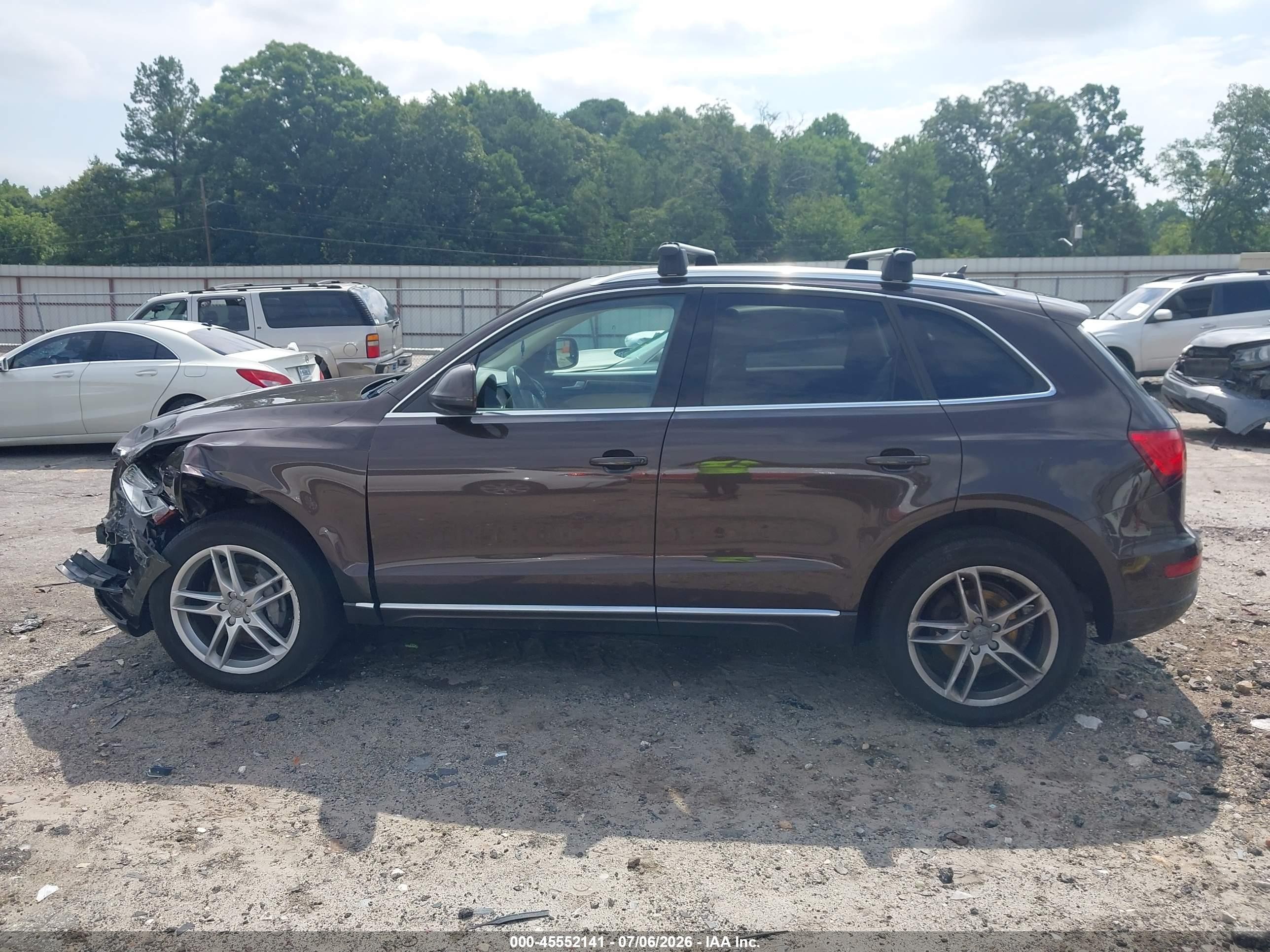 2013 Audi Q5 2.0t Premium Коричневый vin: WA1LFAFP3DA025040