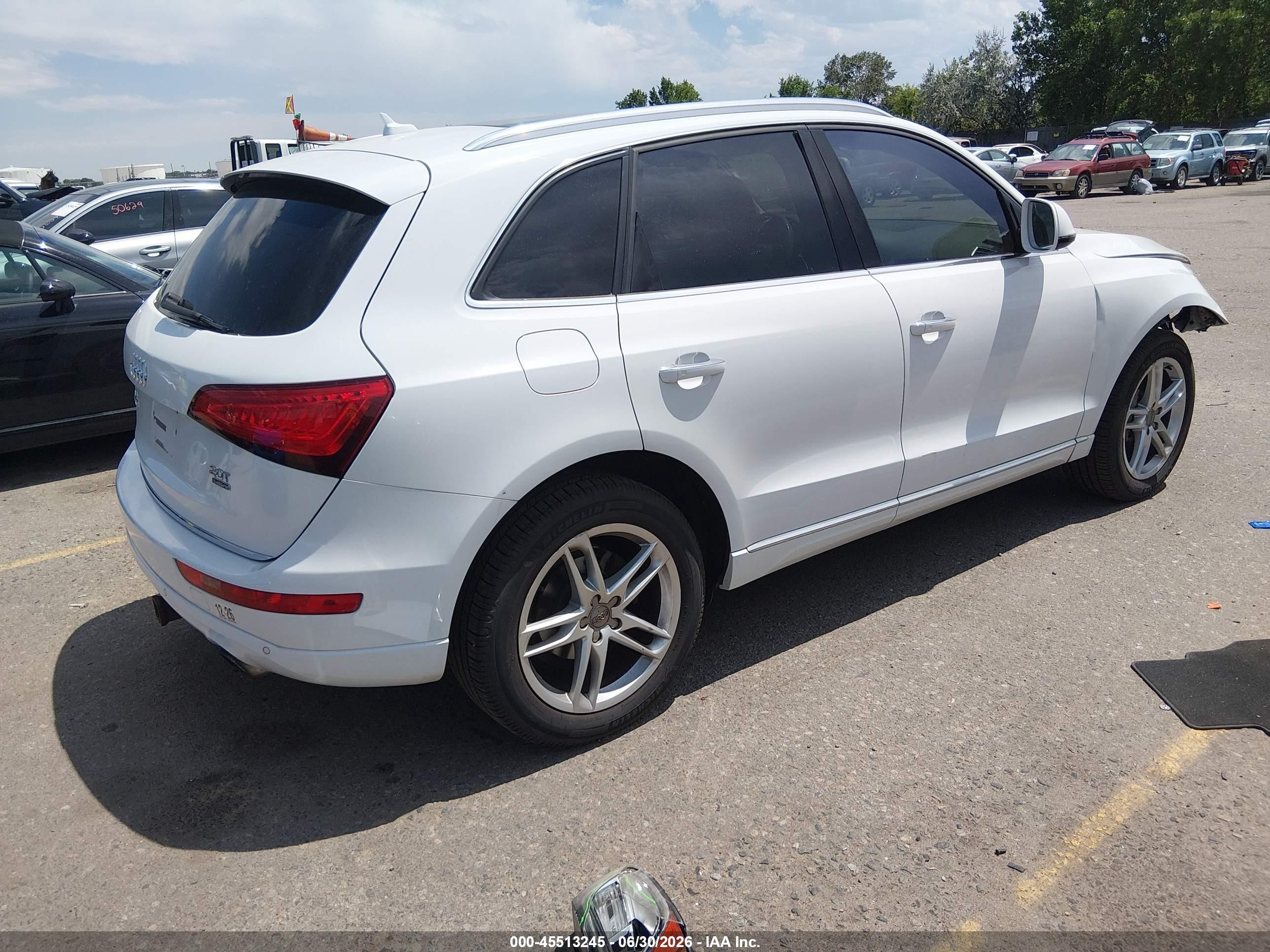2015 Audi Q5 2.0t Premium Белый vin: WA1LFAFP3FA124606