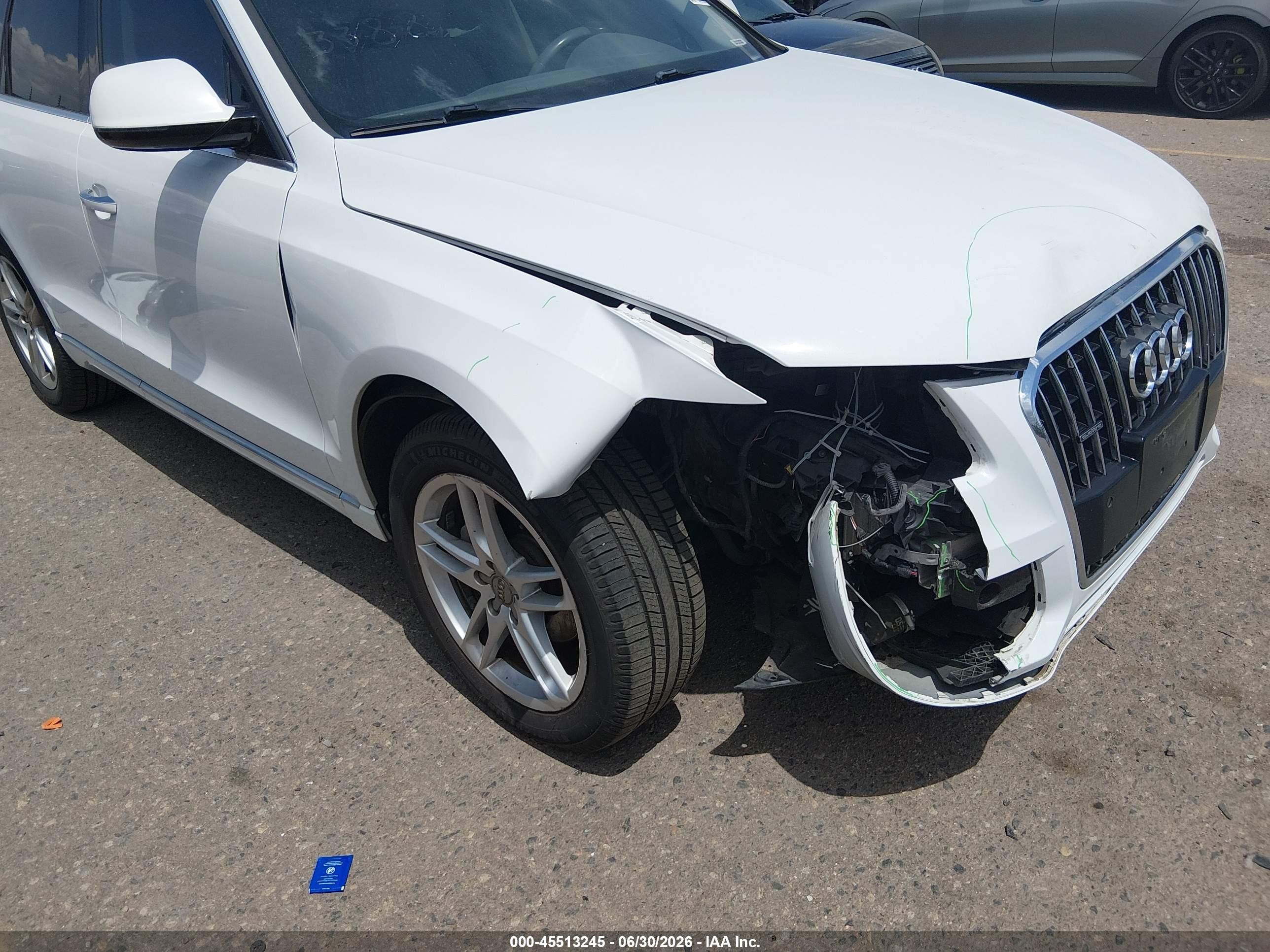 2015 Audi Q5 2.0t Premium Белый vin: WA1LFAFP3FA124606