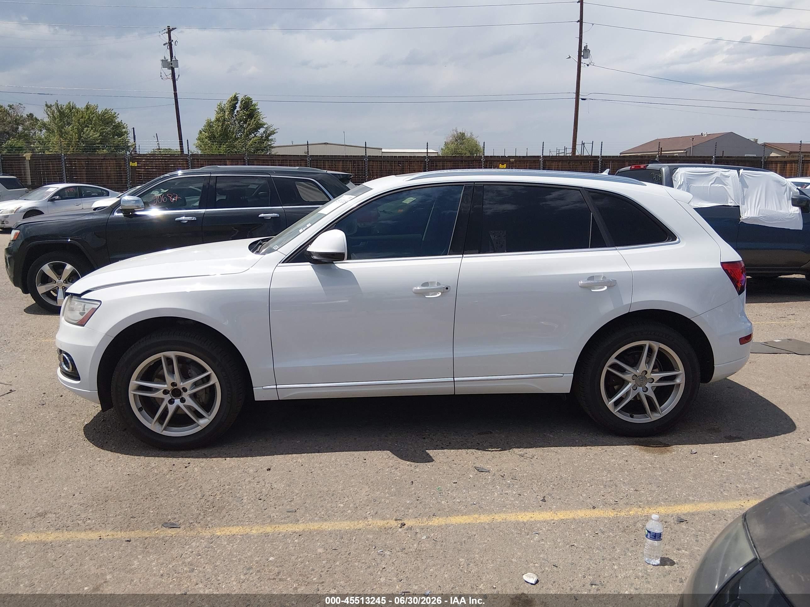 2015 Audi Q5 2.0t Premium Белый vin: WA1LFAFP3FA124606