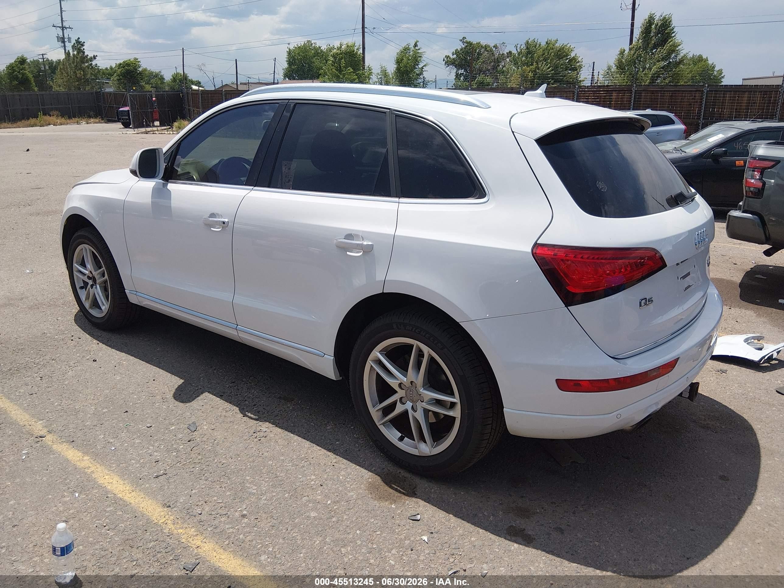 2015 Audi Q5 2.0t Premium Белый vin: WA1LFAFP3FA124606