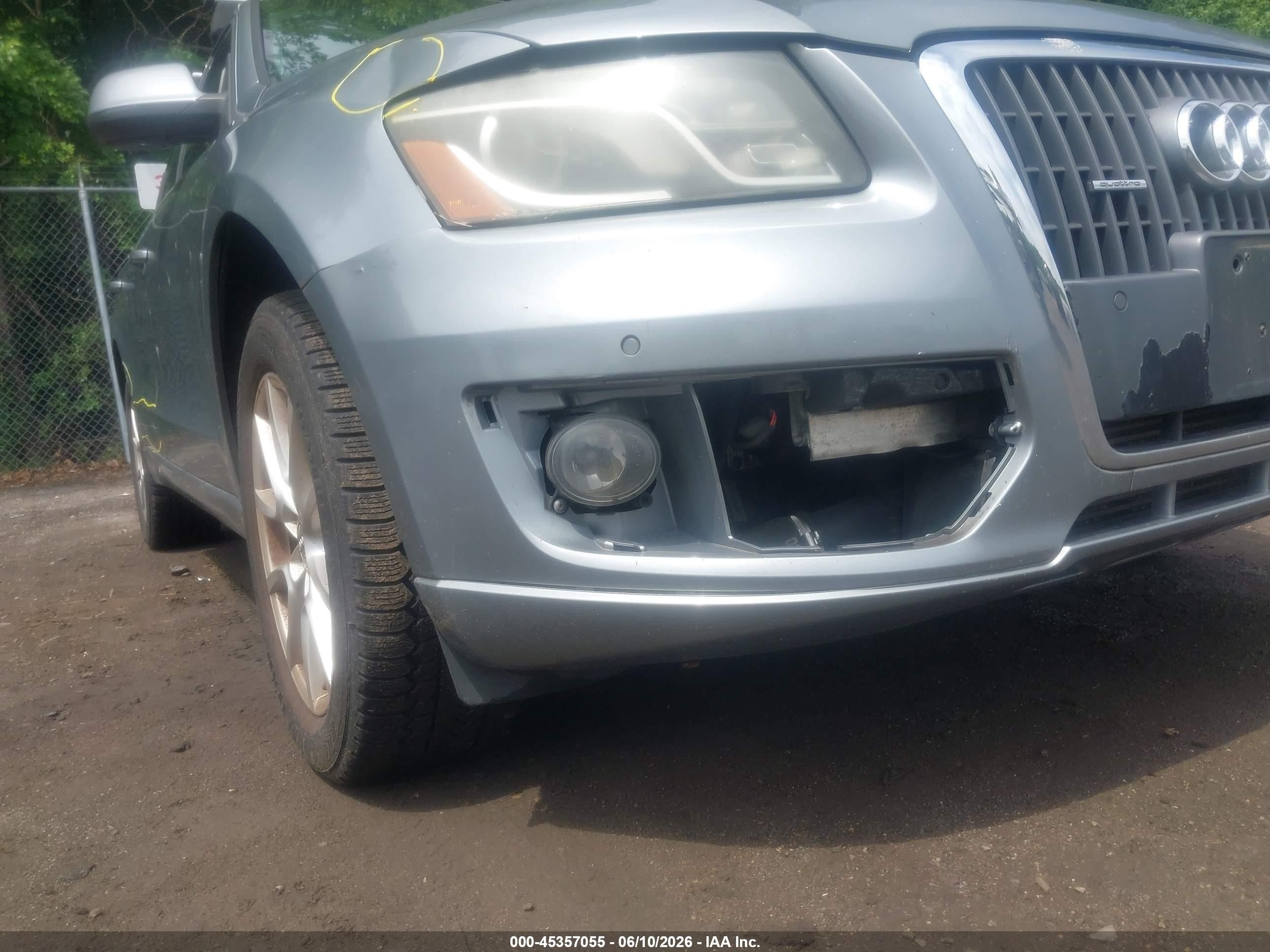 2011 Audi Q5 2.0t Premium Light Blue vin: WA1LFAFP4BA021494