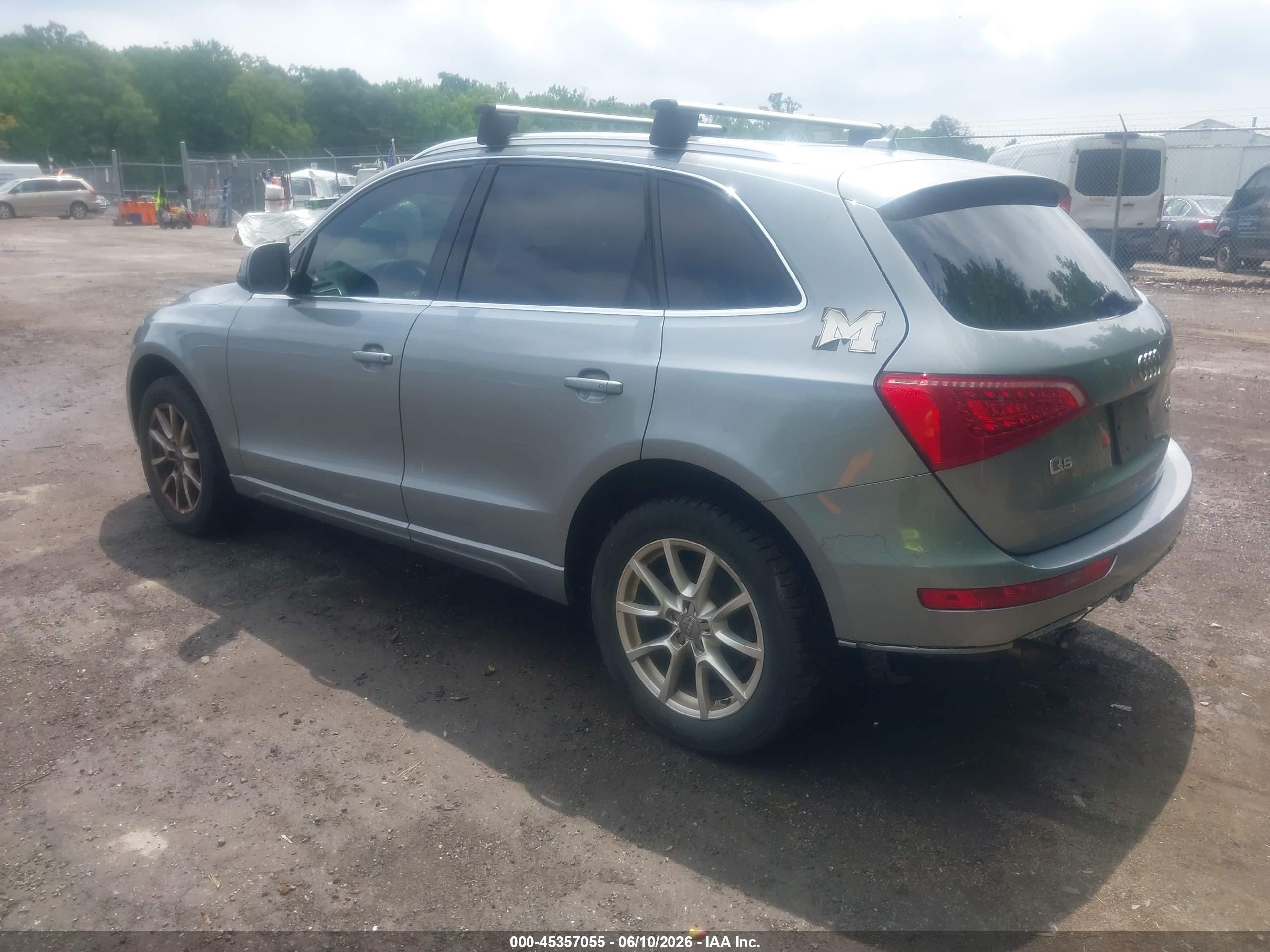 2011 Audi Q5 2.0t Premium Light Blue vin: WA1LFAFP4BA021494
