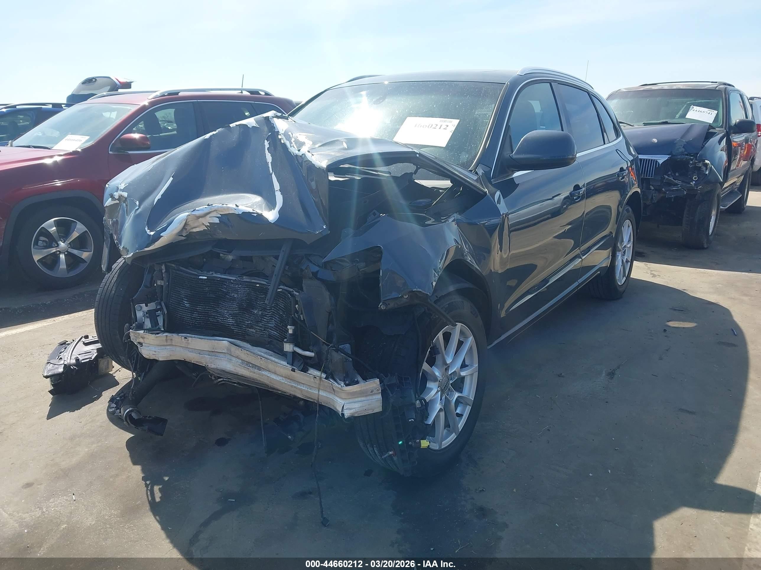 2011 Audi Q5 2.0t Premium Blue vin: WA1LFAFP4BA022841