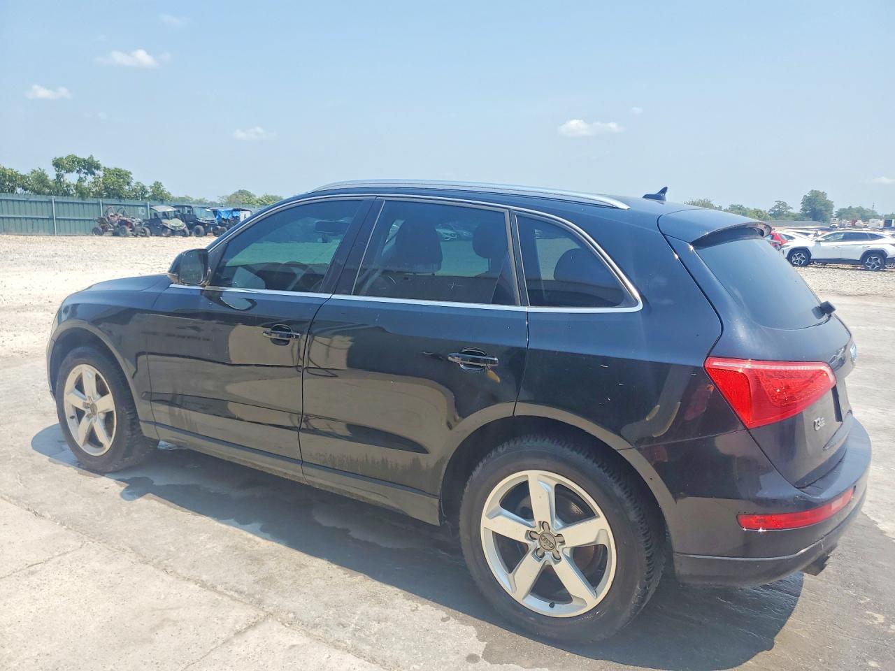 2011 Audi Q5 Premium Plus Черный vin: WA1LFAFP4BA058285