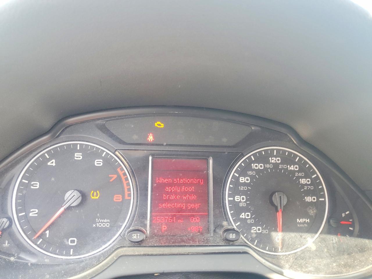 2011 Audi Q5 Premium Plus Черный vin: WA1LFAFP4BA058285