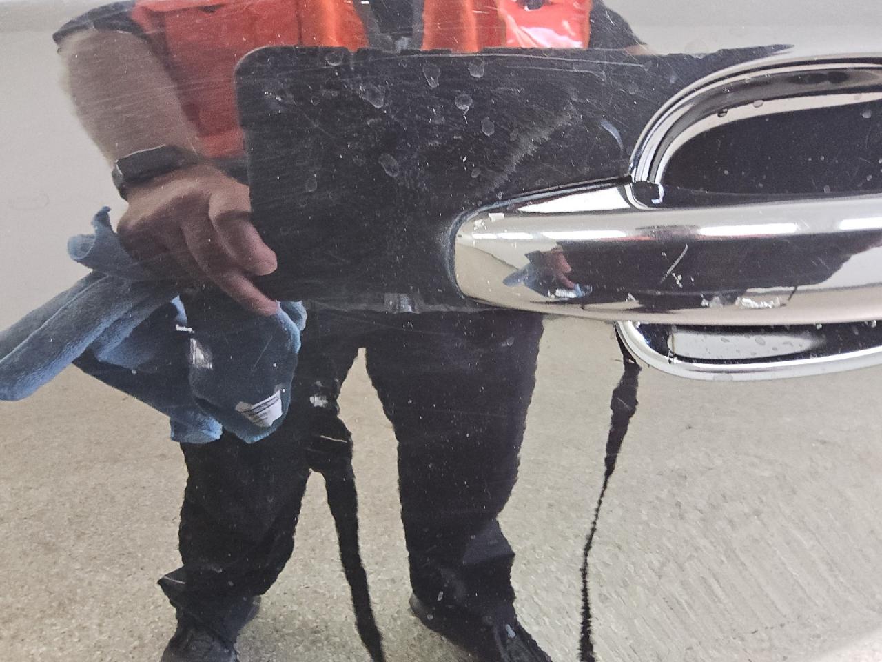 2011 Audi Q5 Premium Plus Black vin: WA1LFAFP4BA096812 Damage: Left Rear Door, Light Scratch, 1 To 2 Inches