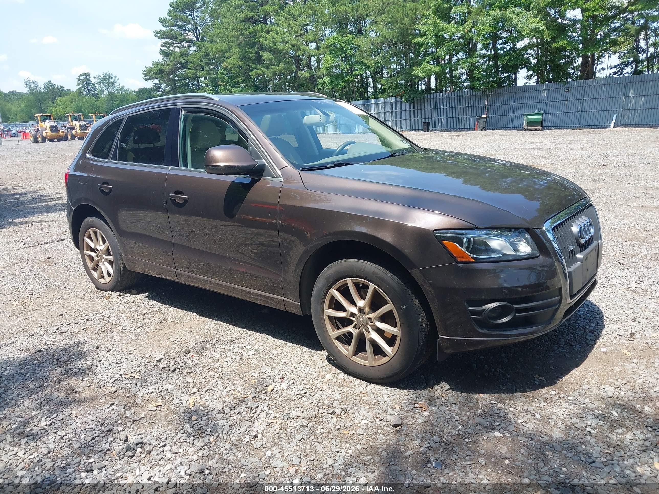 2011 Audi Q5 2.0t Premium Brown vin: WA1LFAFP4BA114905