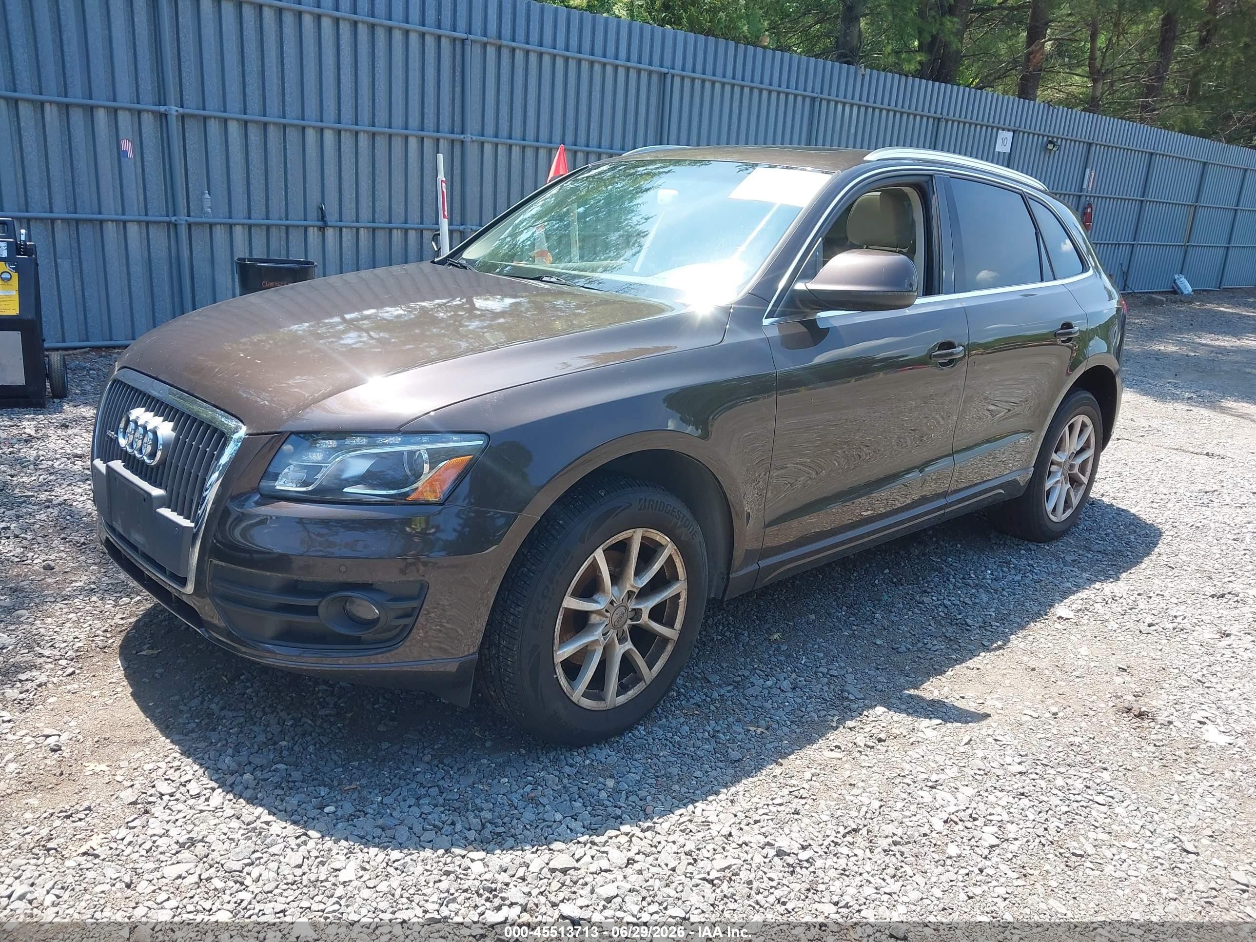 2011 Audi Q5 2.0t Premium Brown vin: WA1LFAFP4BA114905