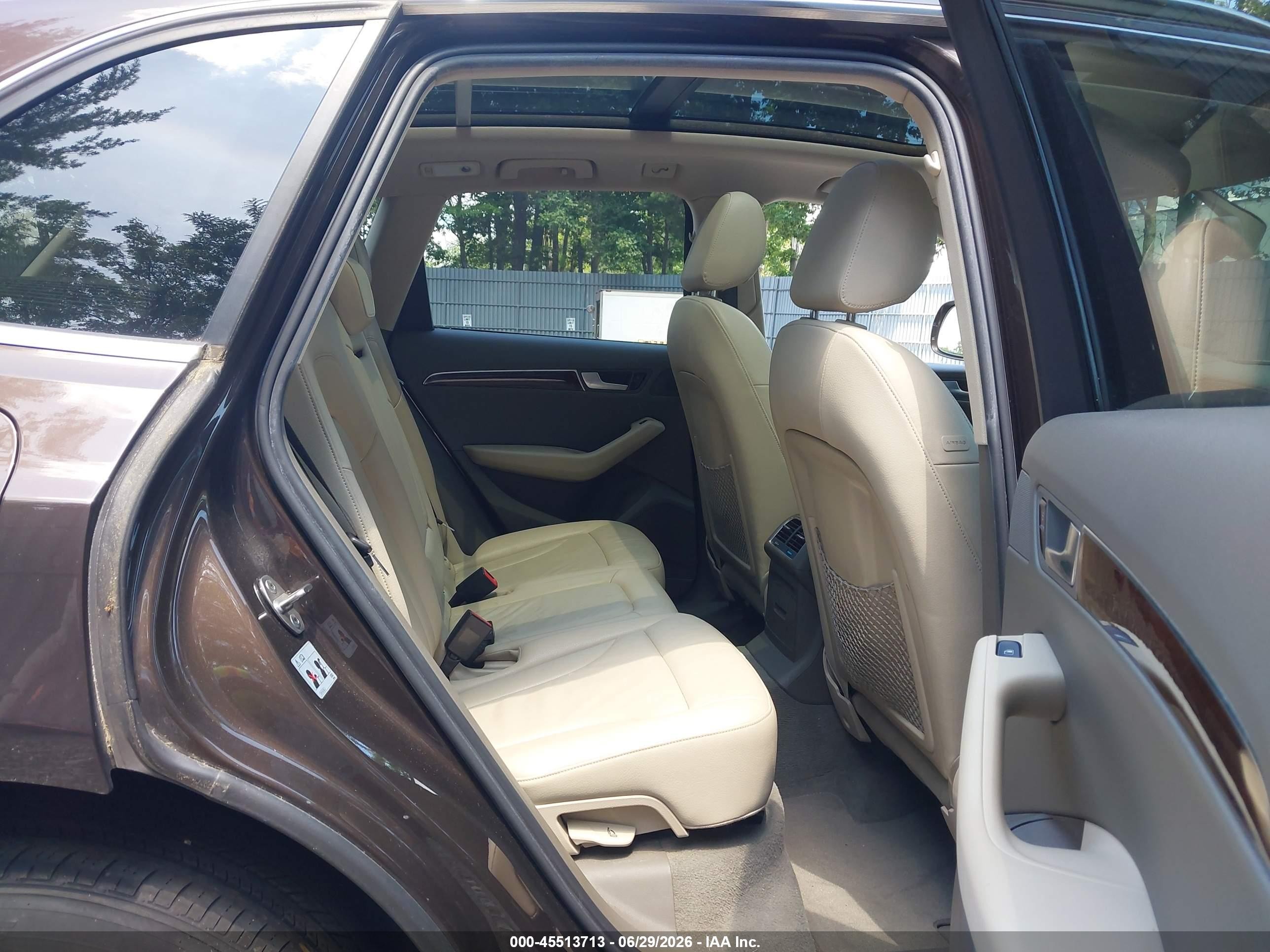 2011 Audi Q5 2.0t Premium Brown vin: WA1LFAFP4BA114905