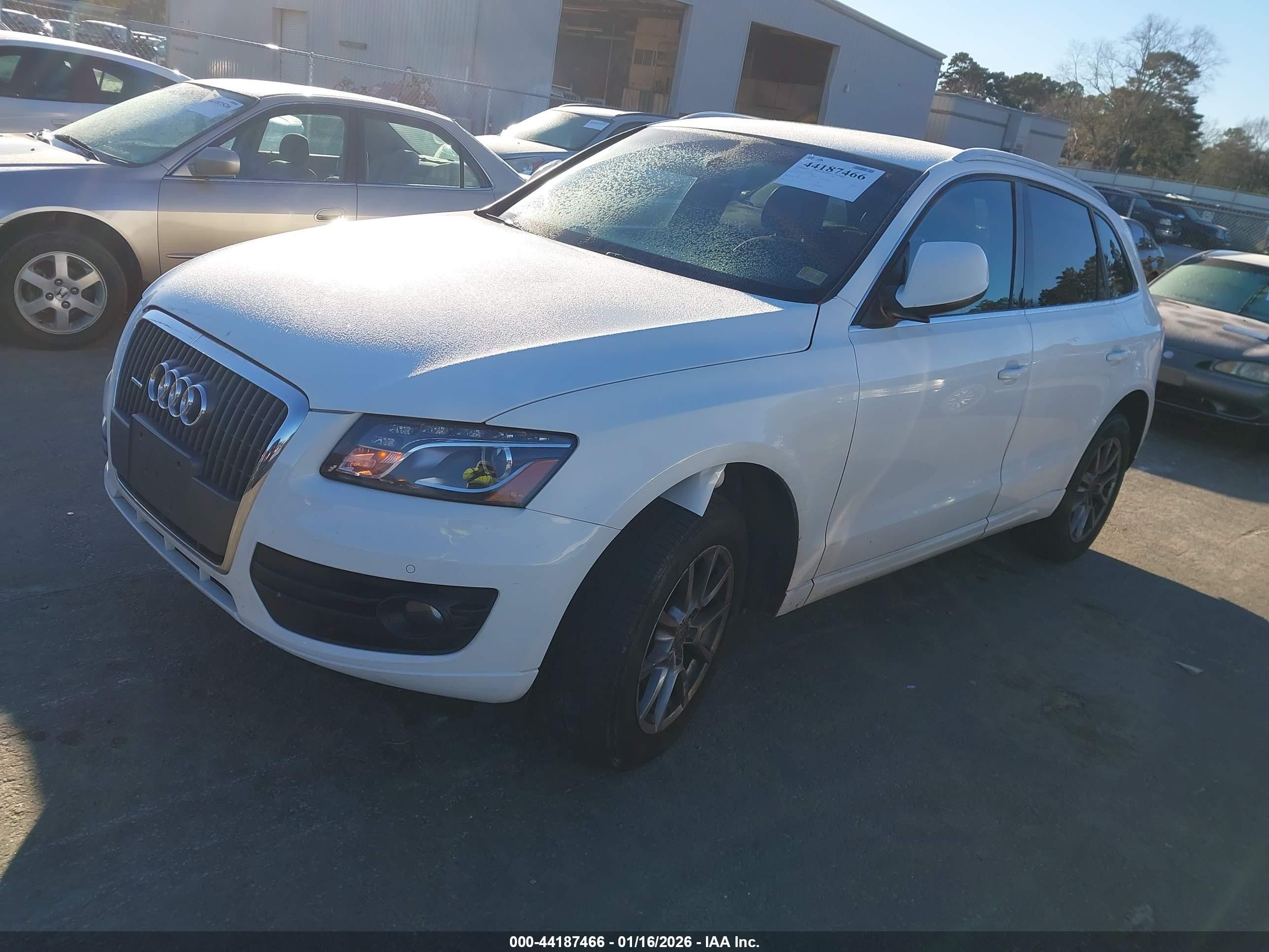 2011 Audi Q5 2.0t Premium White vin: WA1LFAFP4BA118968