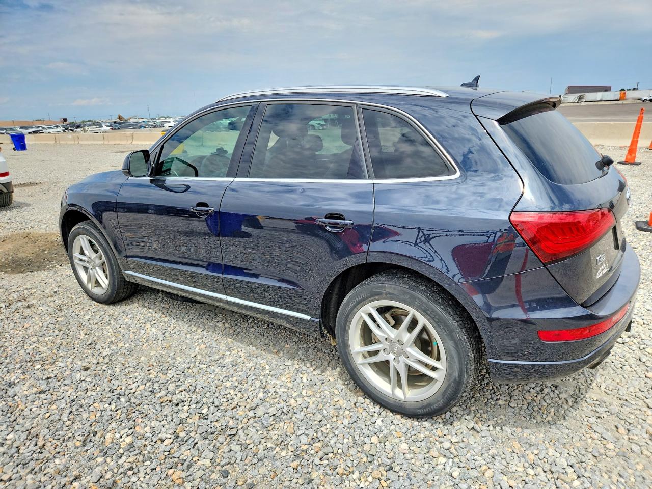 2013 Audi Q5 Premium Plus Blue vin: WA1LFAFP4DA082623