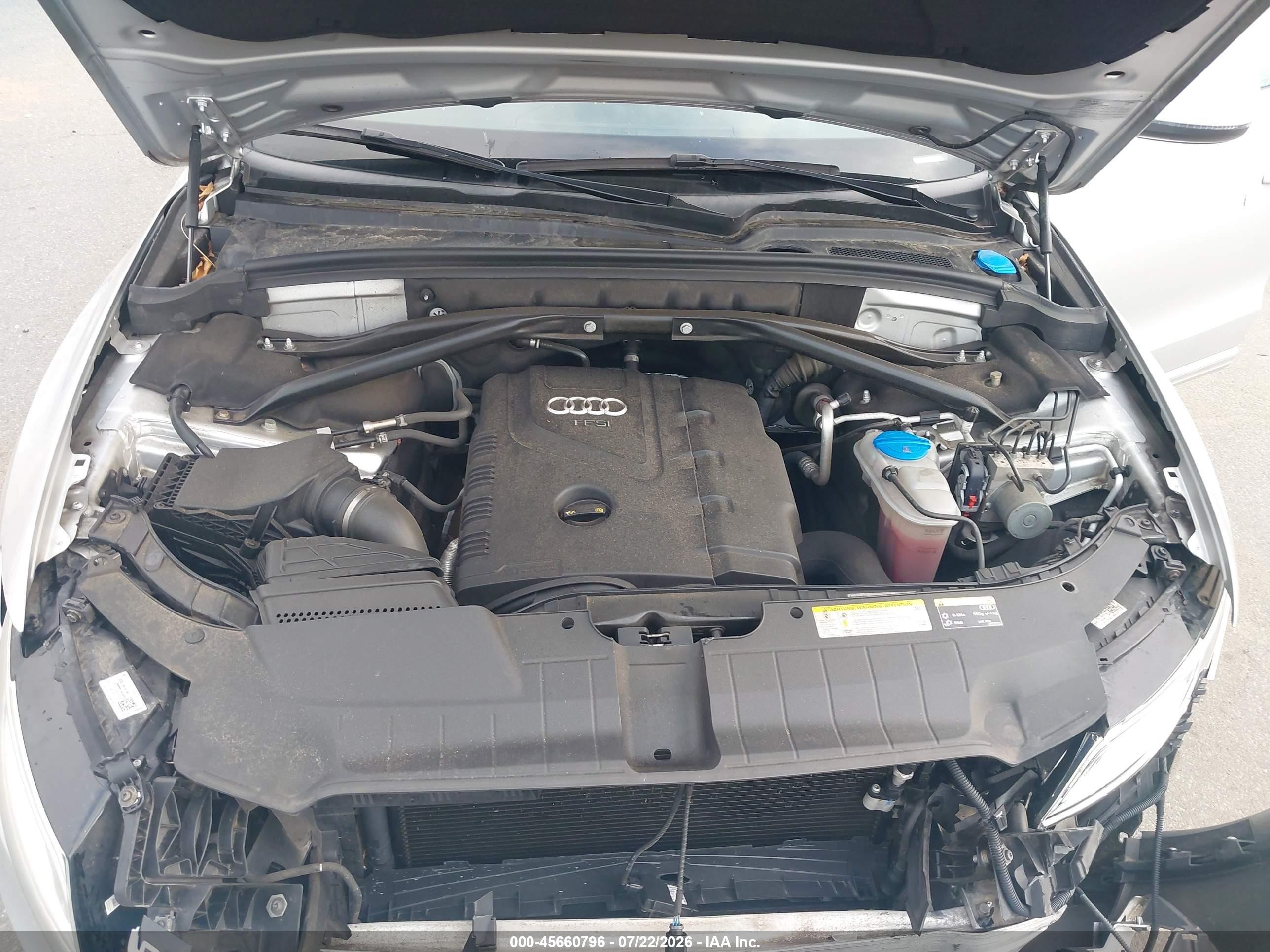 2014 Audi Q5 2.0t Premium Серебряный vin: WA1LFAFP4EA078301