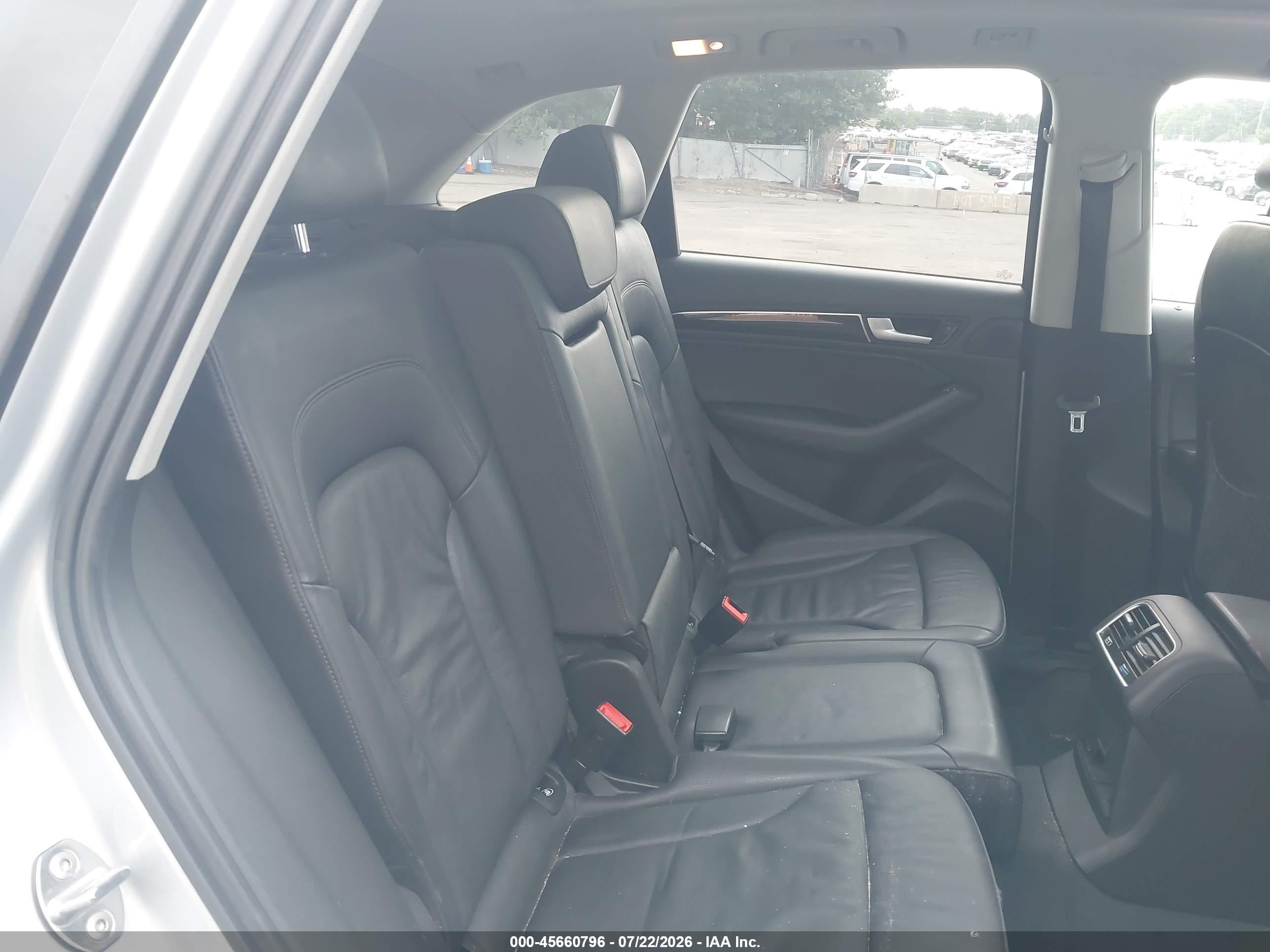 2014 Audi Q5 2.0t Premium Серебряный vin: WA1LFAFP4EA078301