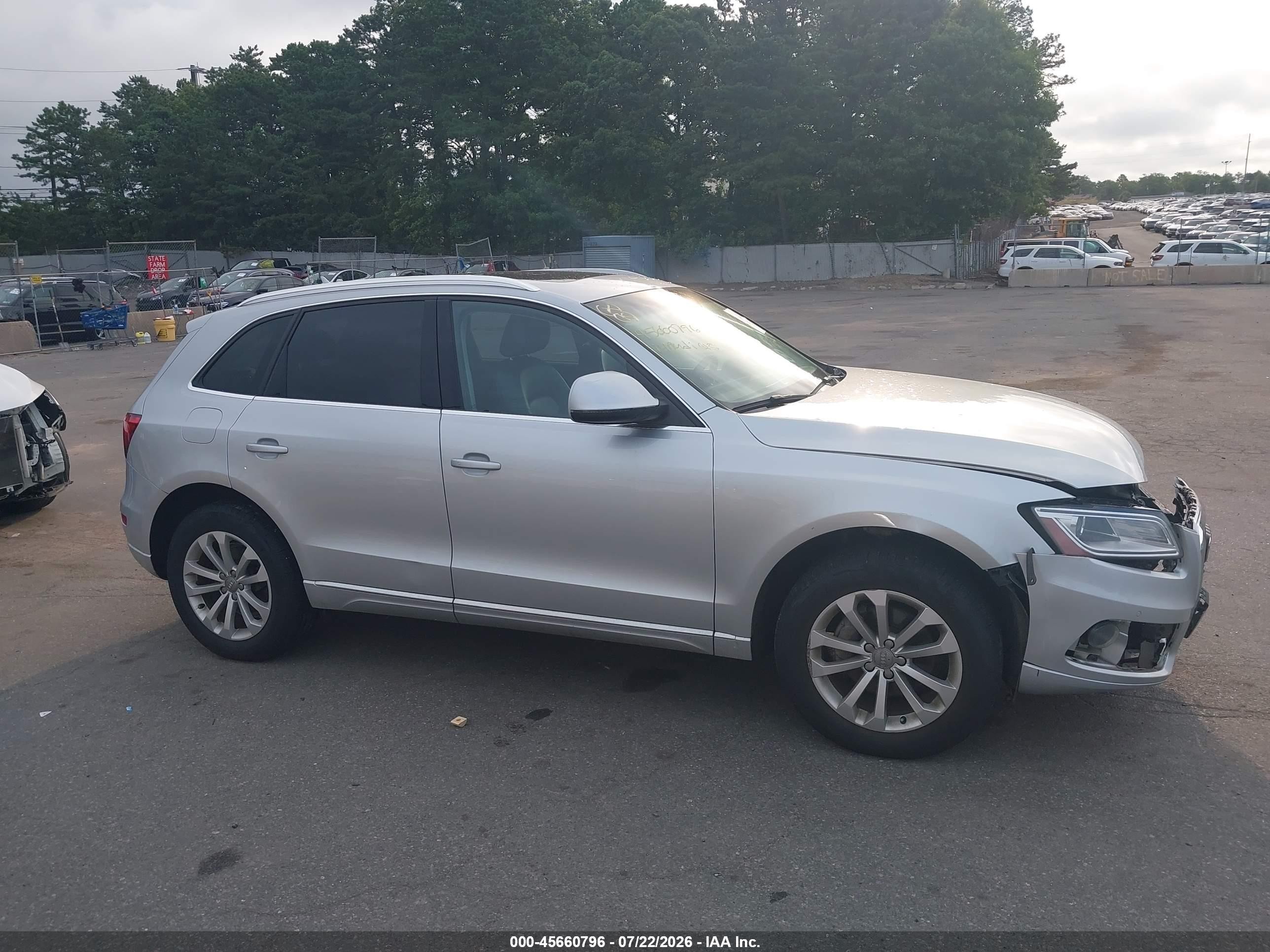2014 Audi Q5 2.0t Premium Серебряный vin: WA1LFAFP4EA078301