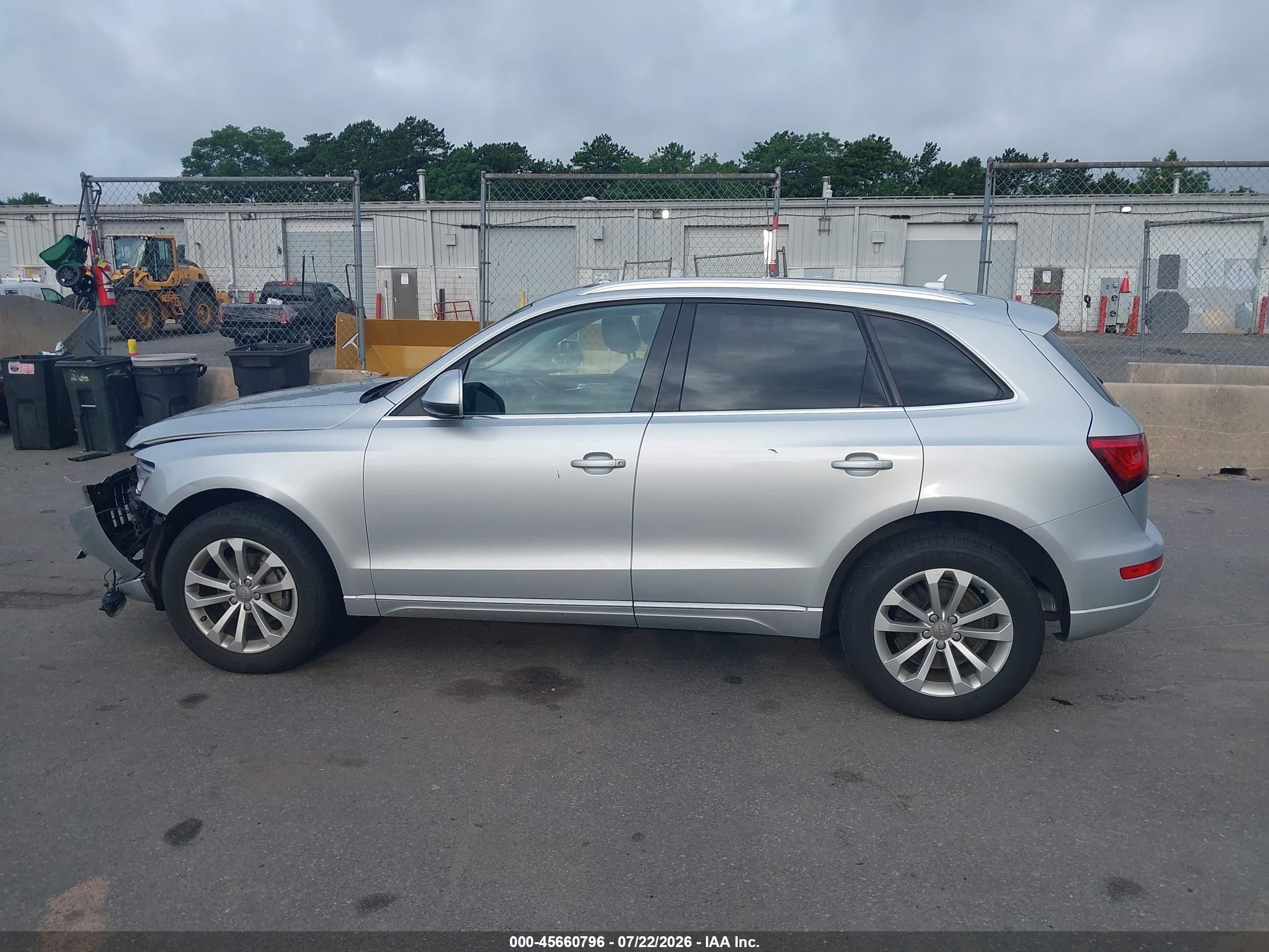 2014 Audi Q5 2.0t Premium Серебряный vin: WA1LFAFP4EA078301
