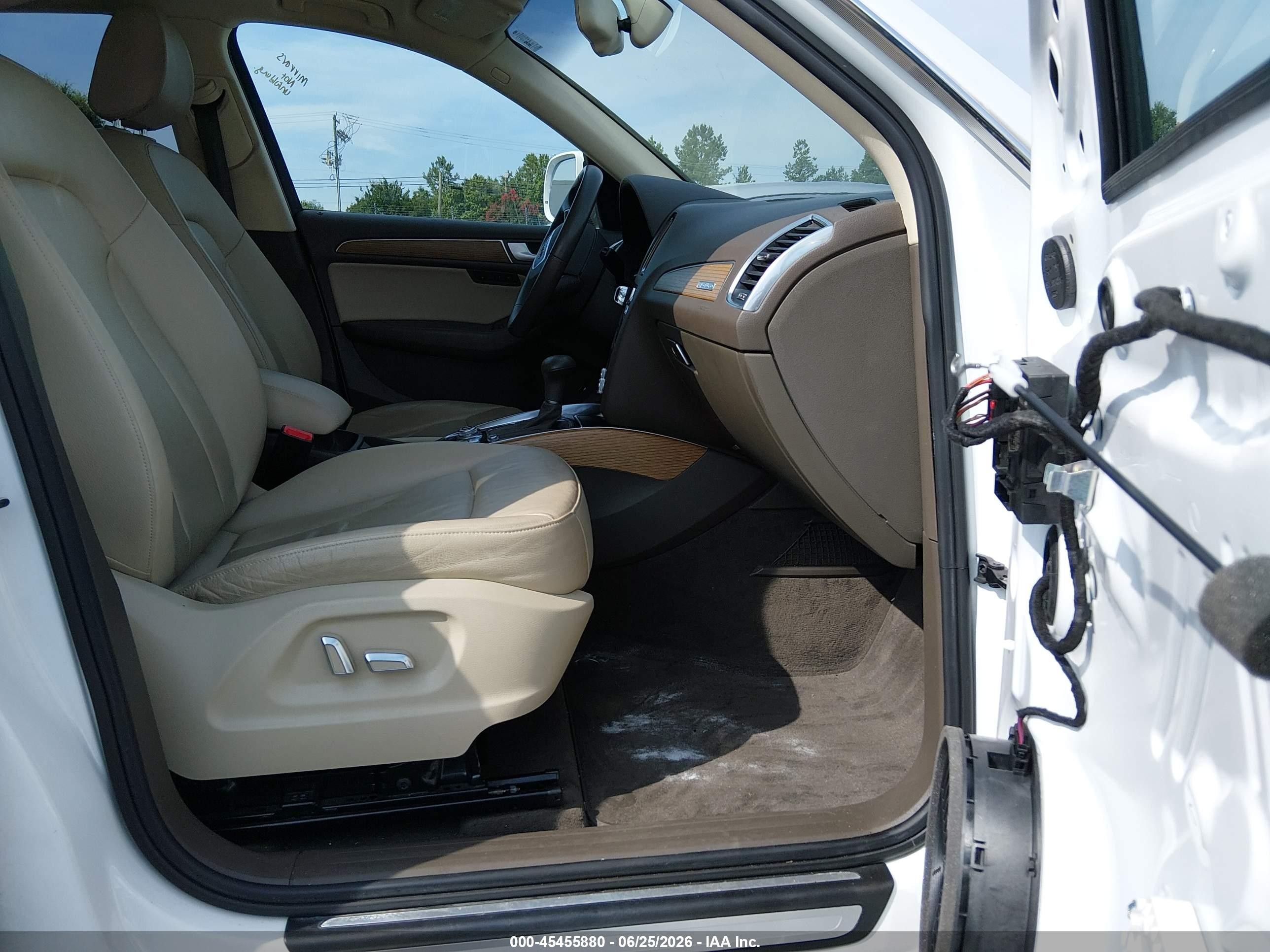 2014 Audi Q5 2.0t Premium White vin: WA1LFAFP4EA088049