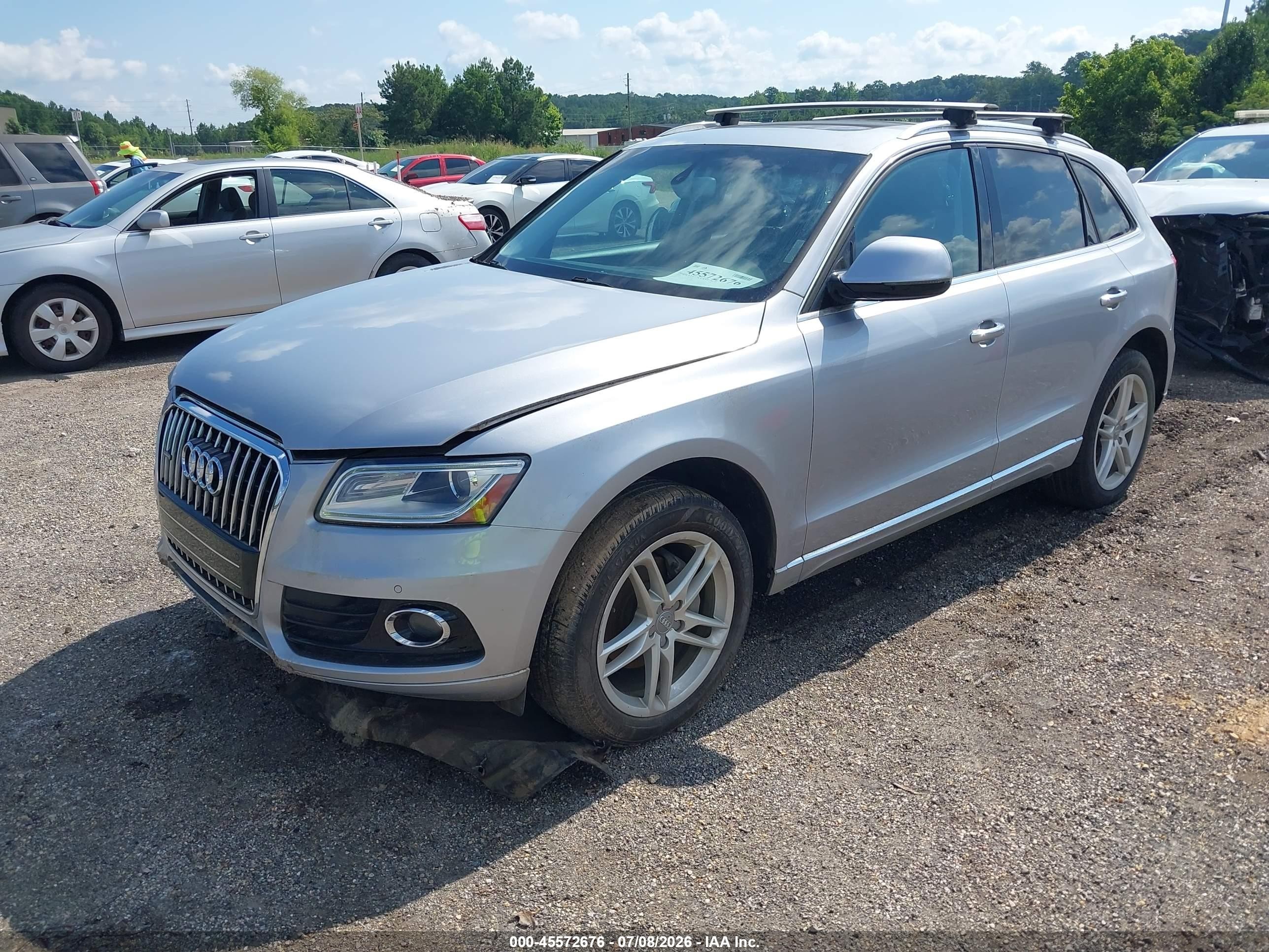2015 Audi Q5 2.0t Premium Серебряный vin: WA1LFAFP4FA093981