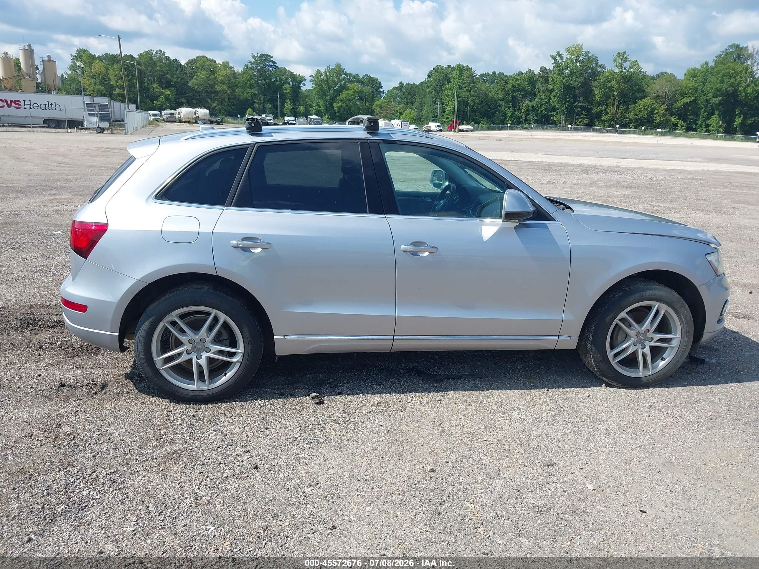 2015 Audi Q5 2.0t Premium Серебряный vin: WA1LFAFP4FA093981