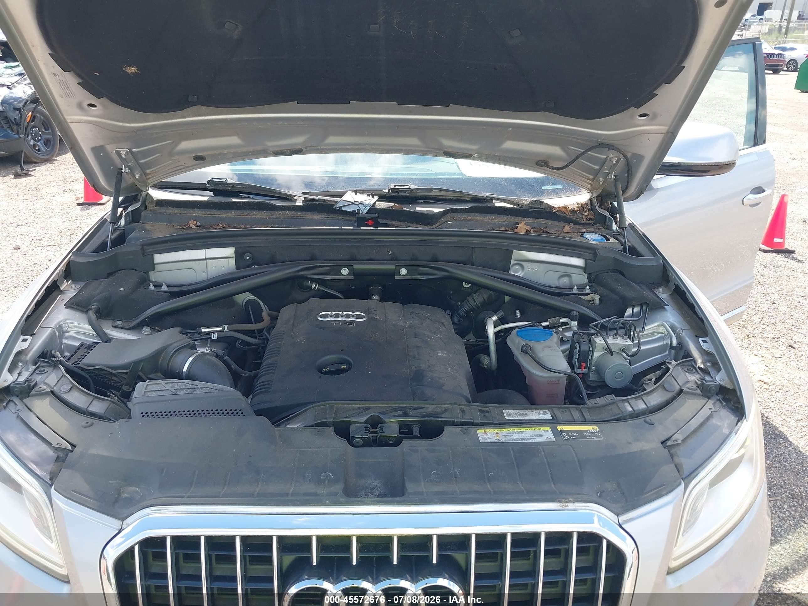 2015 Audi Q5 2.0t Premium Серебряный vin: WA1LFAFP4FA093981