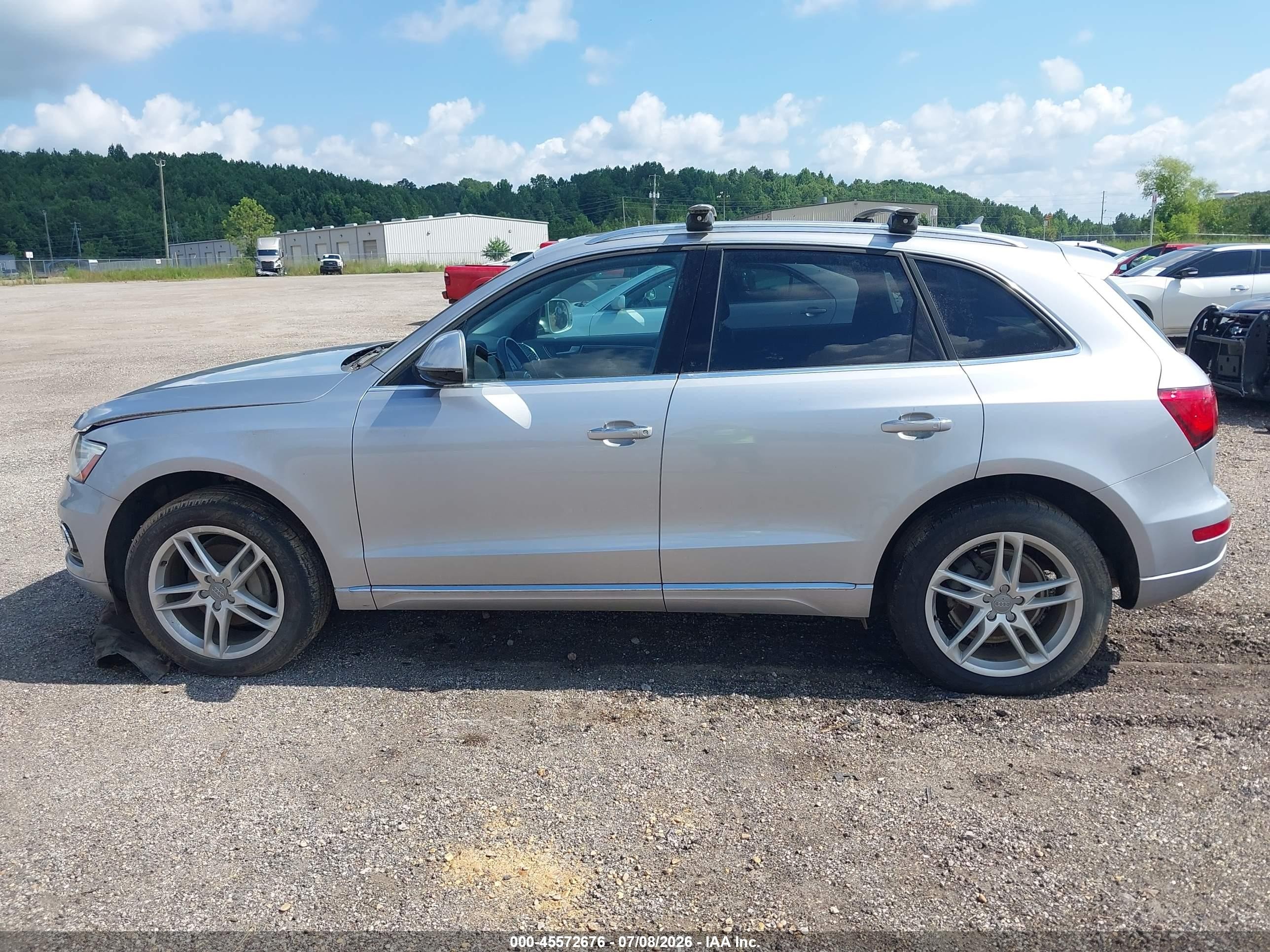 2015 Audi Q5 2.0t Premium Серебряный vin: WA1LFAFP4FA093981