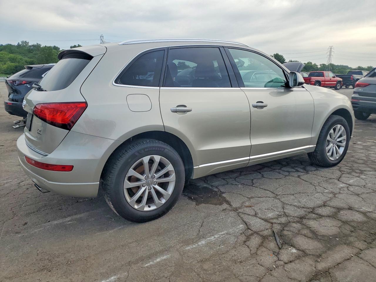 2015 Audi Q5 Premium Plus Серебряный vin: WA1LFAFP4FA108818