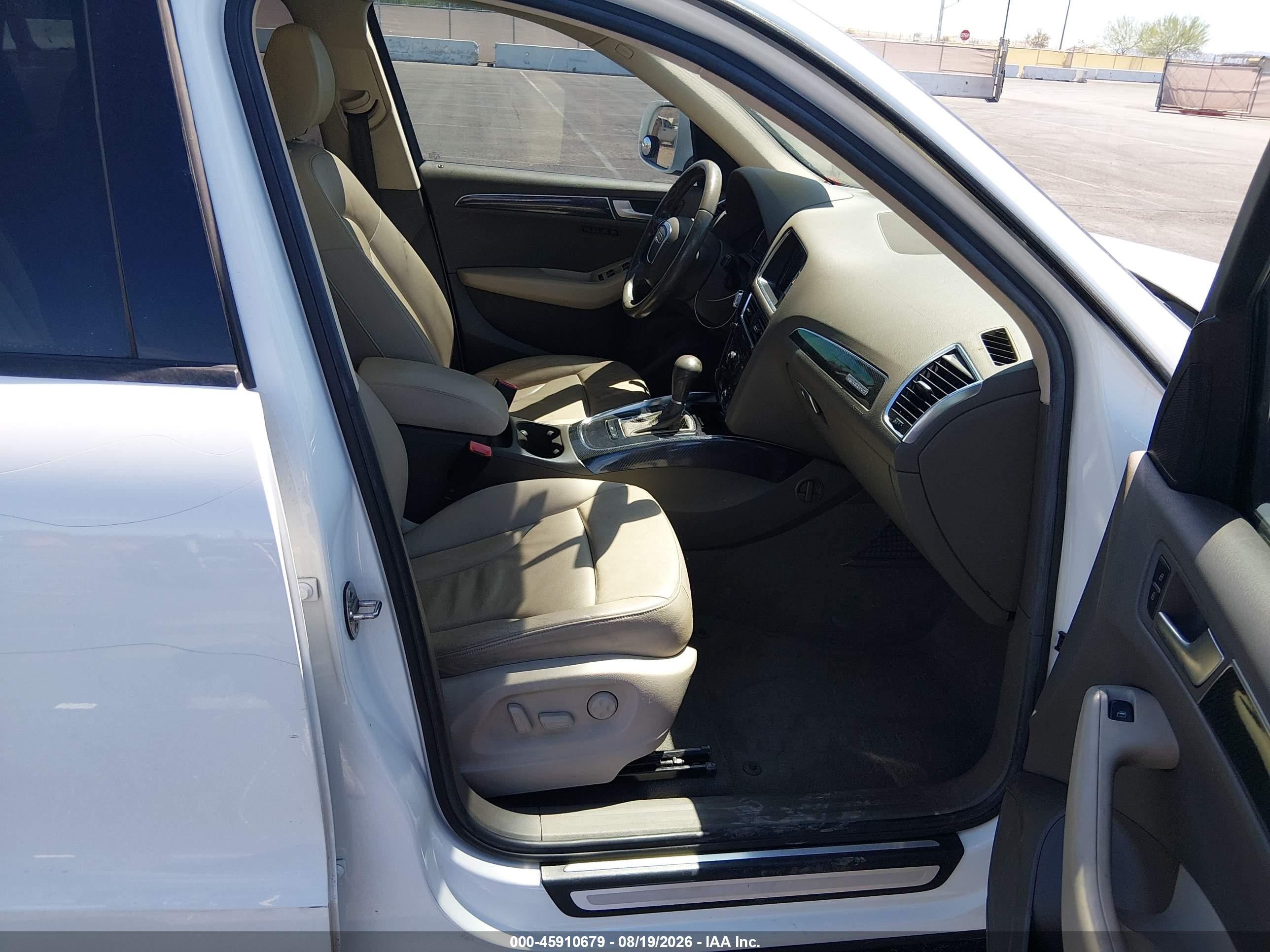 2011 Audi Q5 2.0t Premium White vin: WA1LFAFP5BA051538
