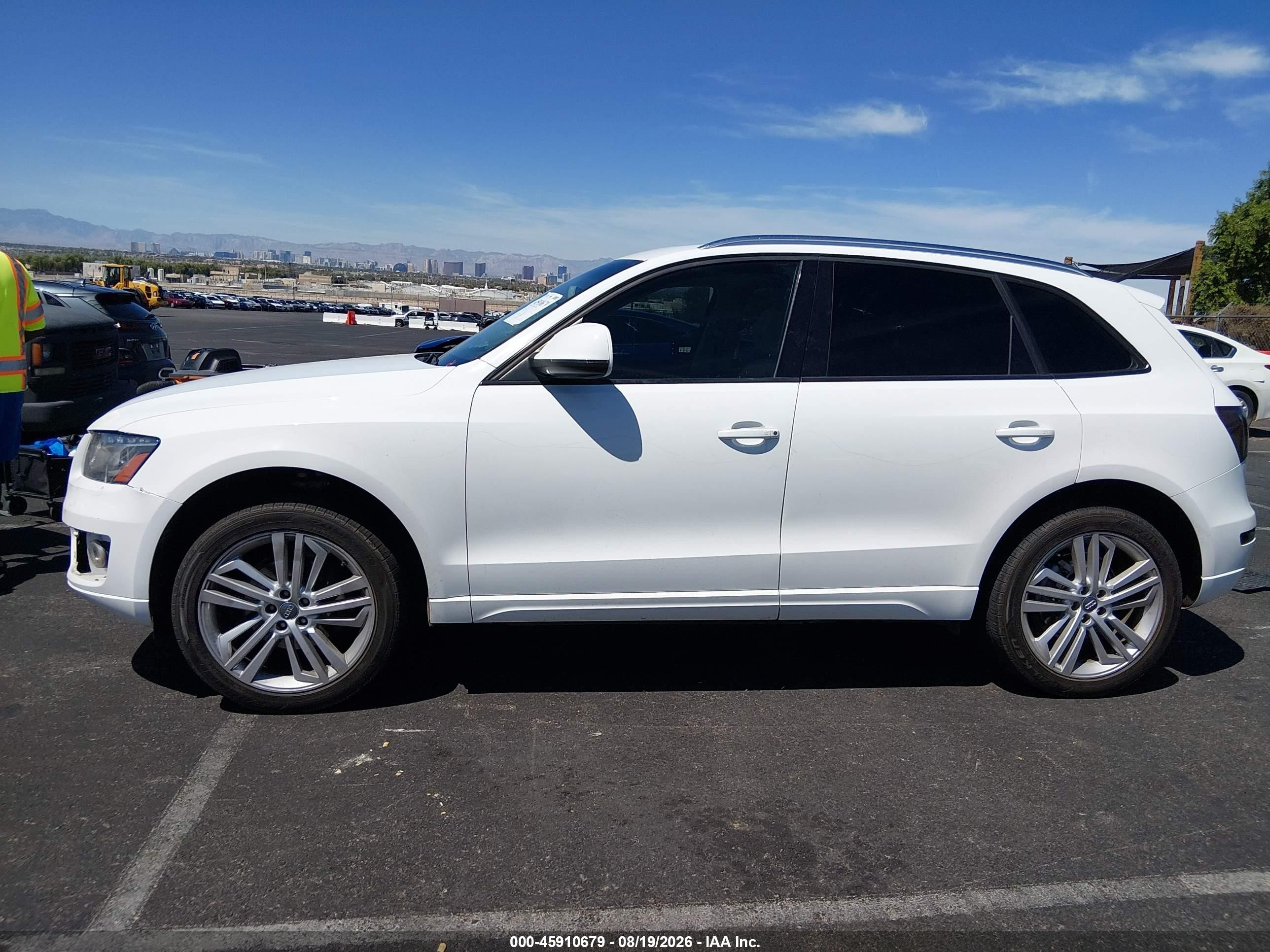 2011 Audi Q5 2.0t Premium White vin: WA1LFAFP5BA051538