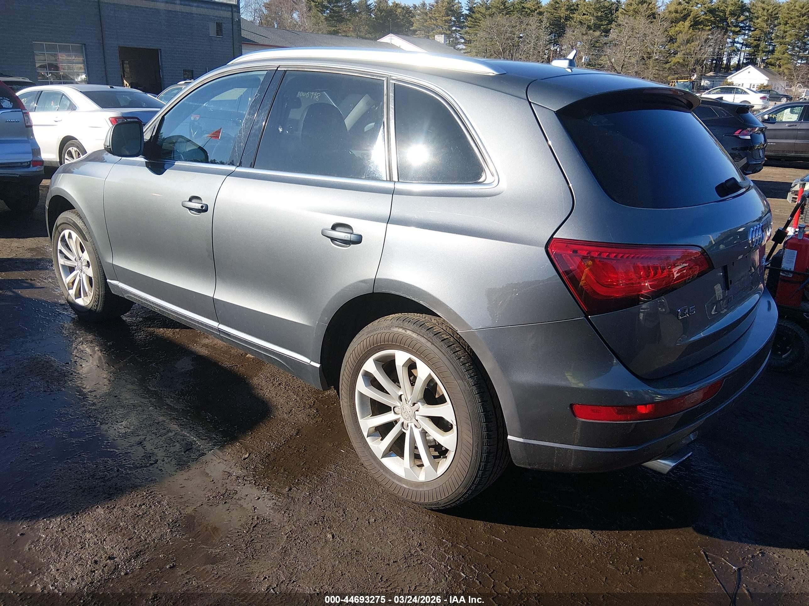 2013 Audi Q5 2.0t Premium Gray vin: WA1LFAFP5DA008823