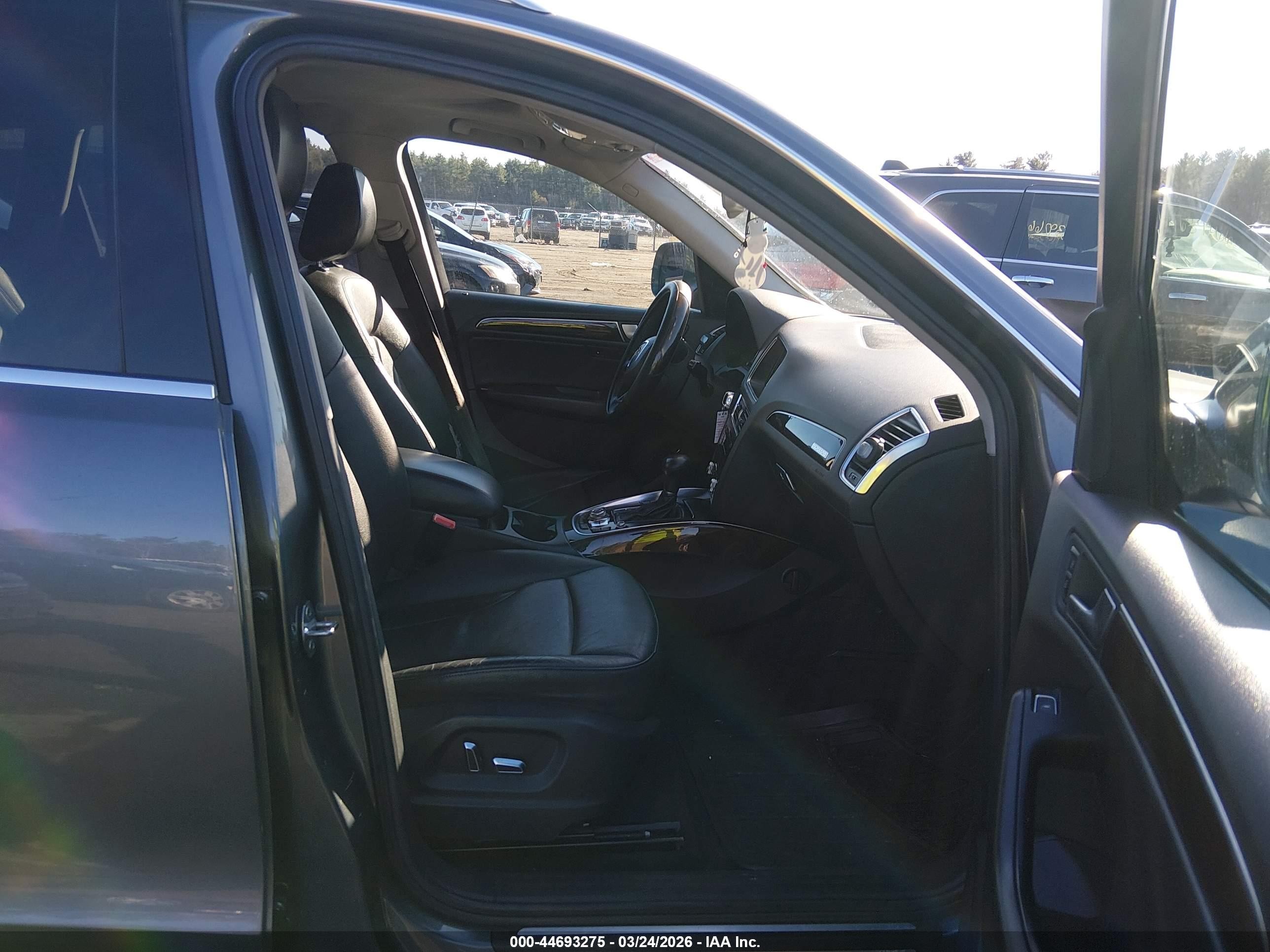 2013 Audi Q5 2.0t Premium Gray vin: WA1LFAFP5DA008823