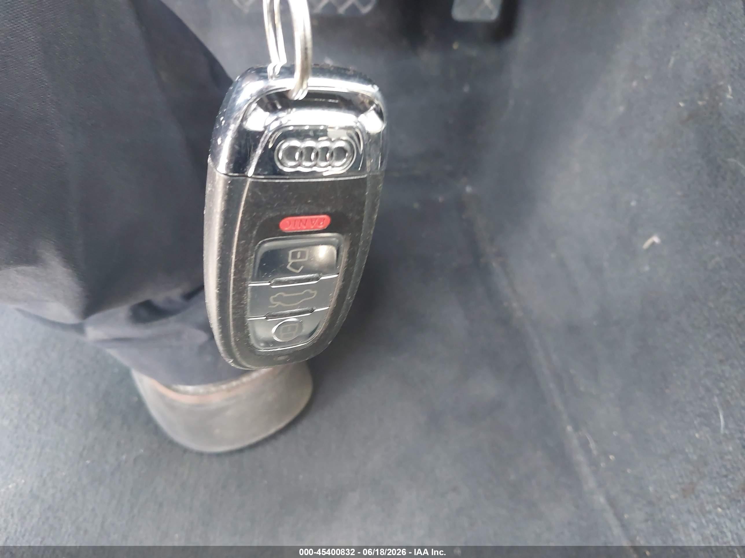2013 Audi Q5 2.0t Premium Белый vin: WA1LFAFP5DA082727