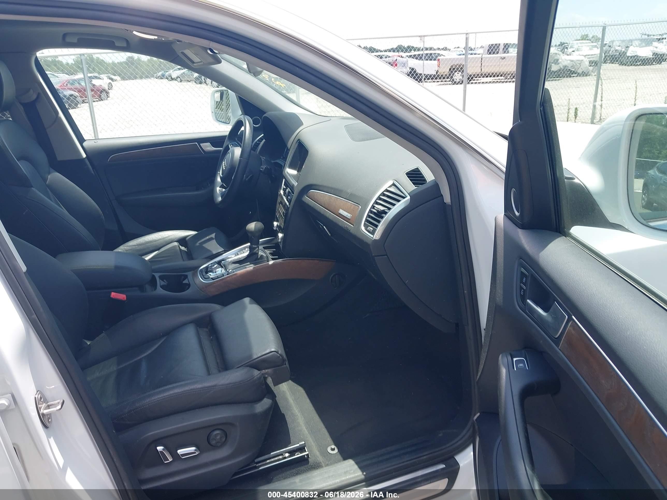 2013 Audi Q5 2.0t Premium Белый vin: WA1LFAFP5DA082727