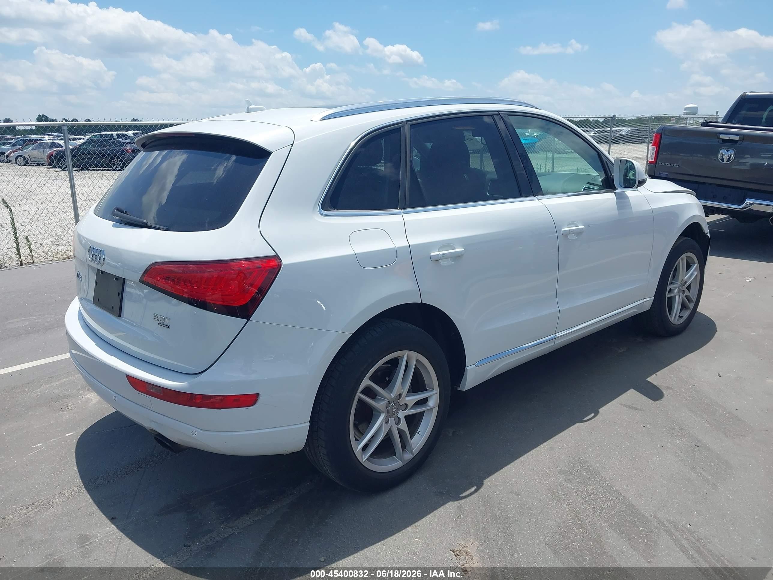 2013 Audi Q5 2.0t Premium Белый vin: WA1LFAFP5DA082727
