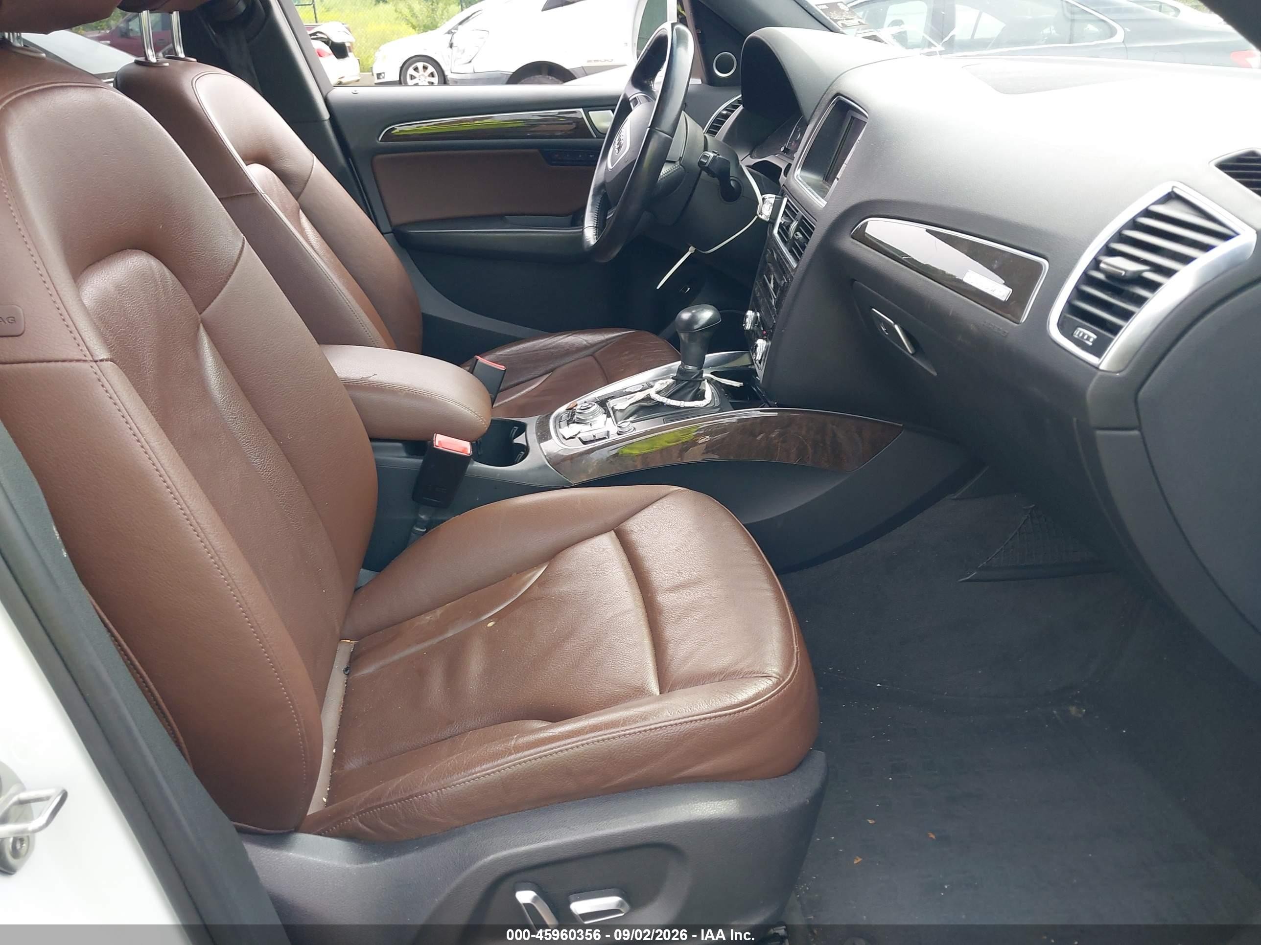 2014 Audi Q5 2.0t Premium Белый vin: WA1LFAFP5EA096709