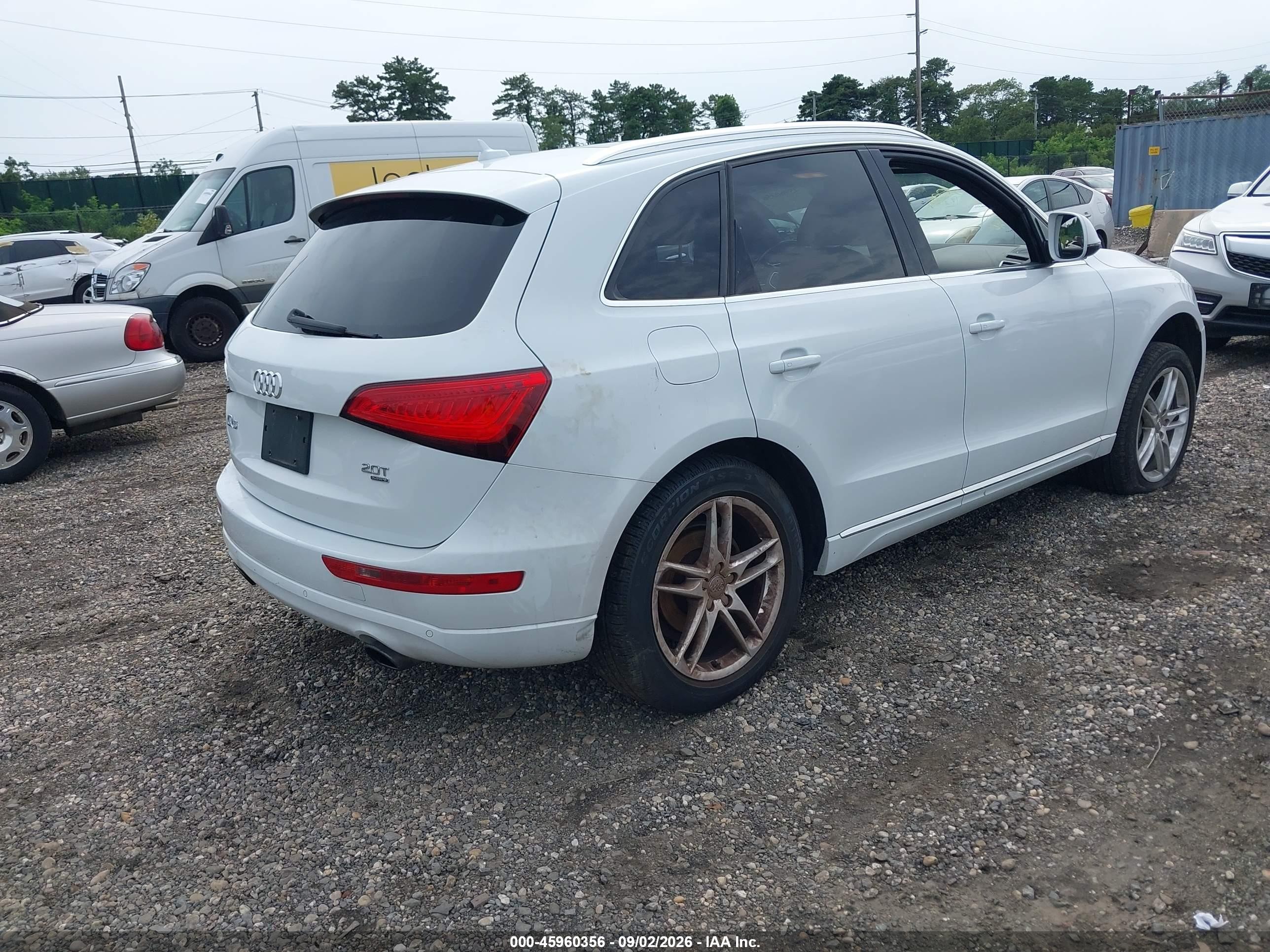 2014 Audi Q5 2.0t Premium Белый vin: WA1LFAFP5EA096709
