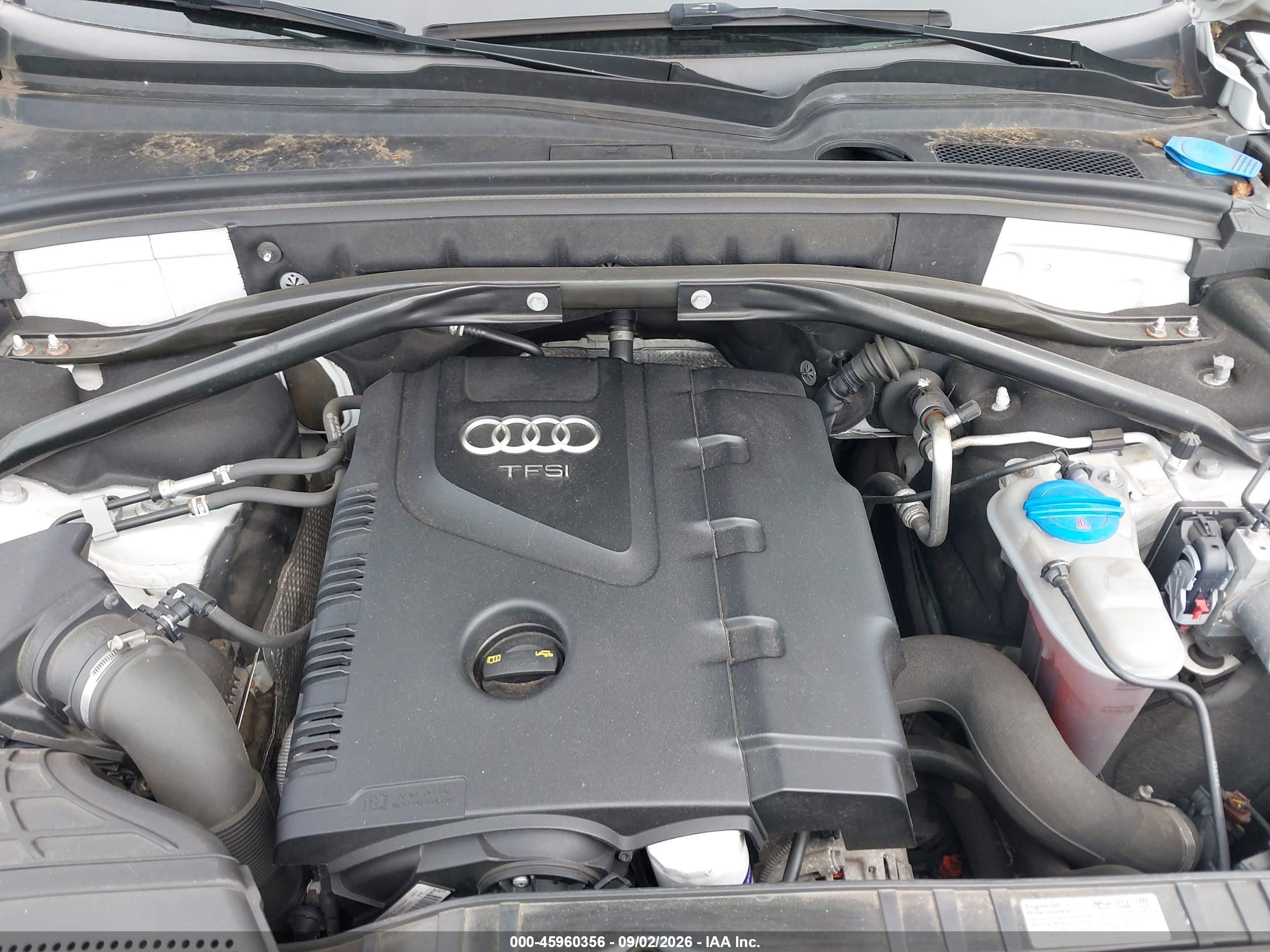 2014 Audi Q5 2.0t Premium Белый vin: WA1LFAFP5EA096709