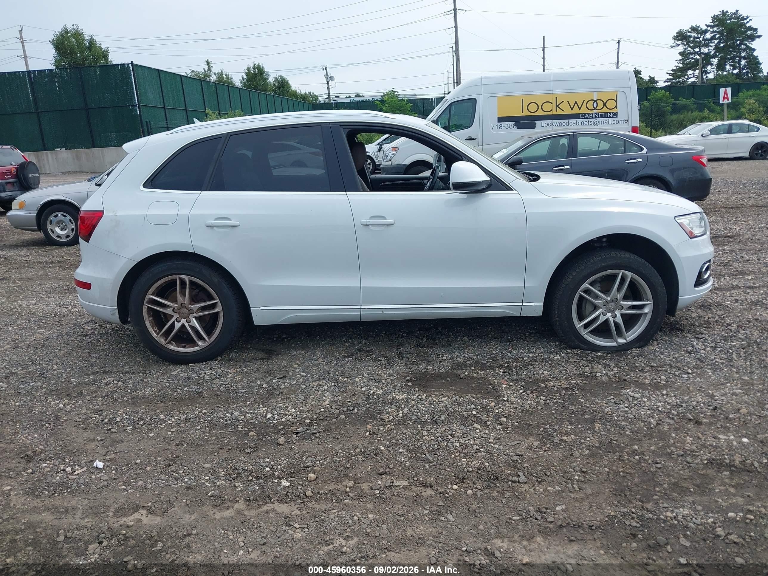 2014 Audi Q5 2.0t Premium Белый vin: WA1LFAFP5EA096709