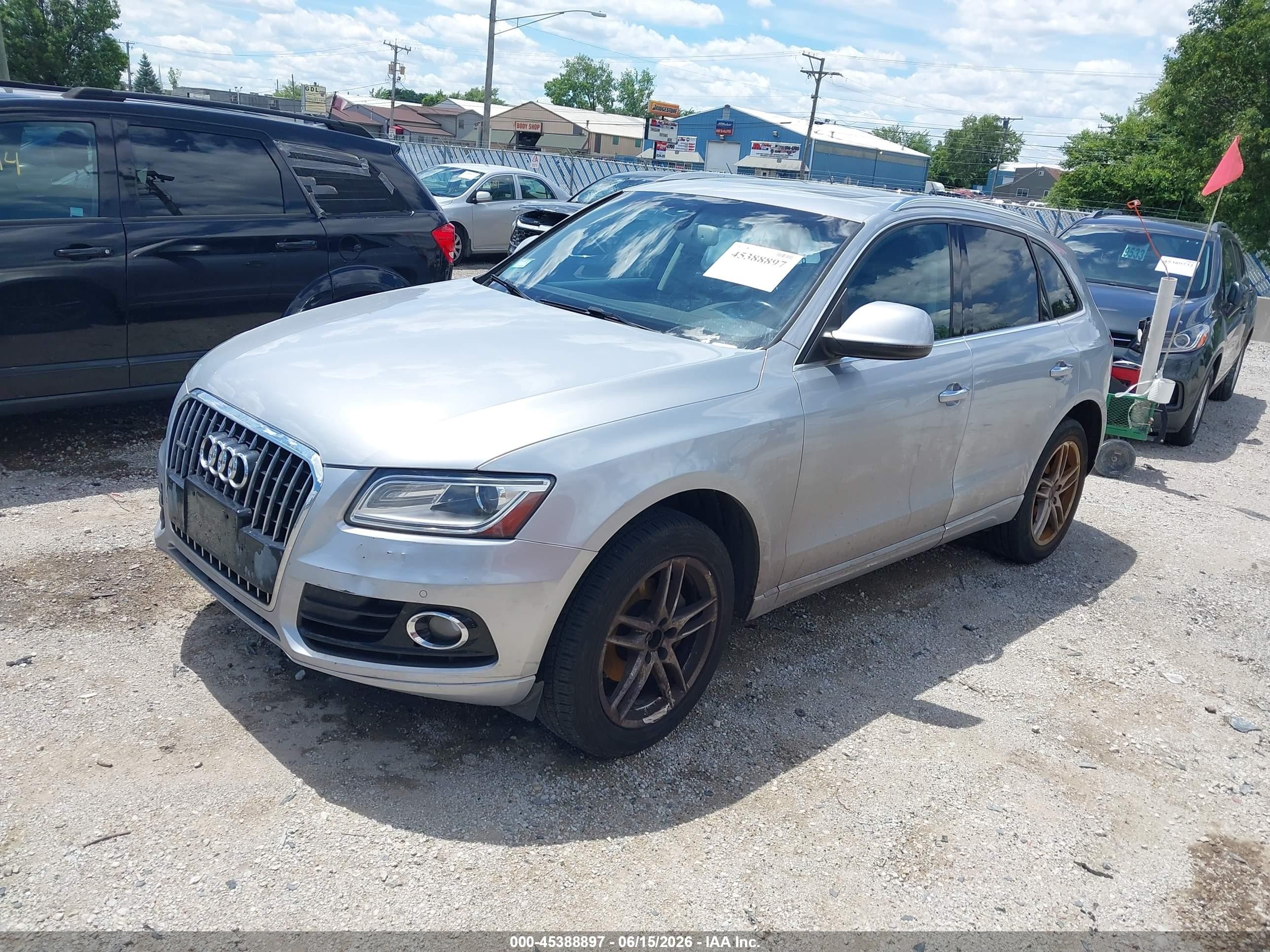 2015 Audi Q5 2.0t Premium Серебряный vin: WA1LFAFP5FA008582