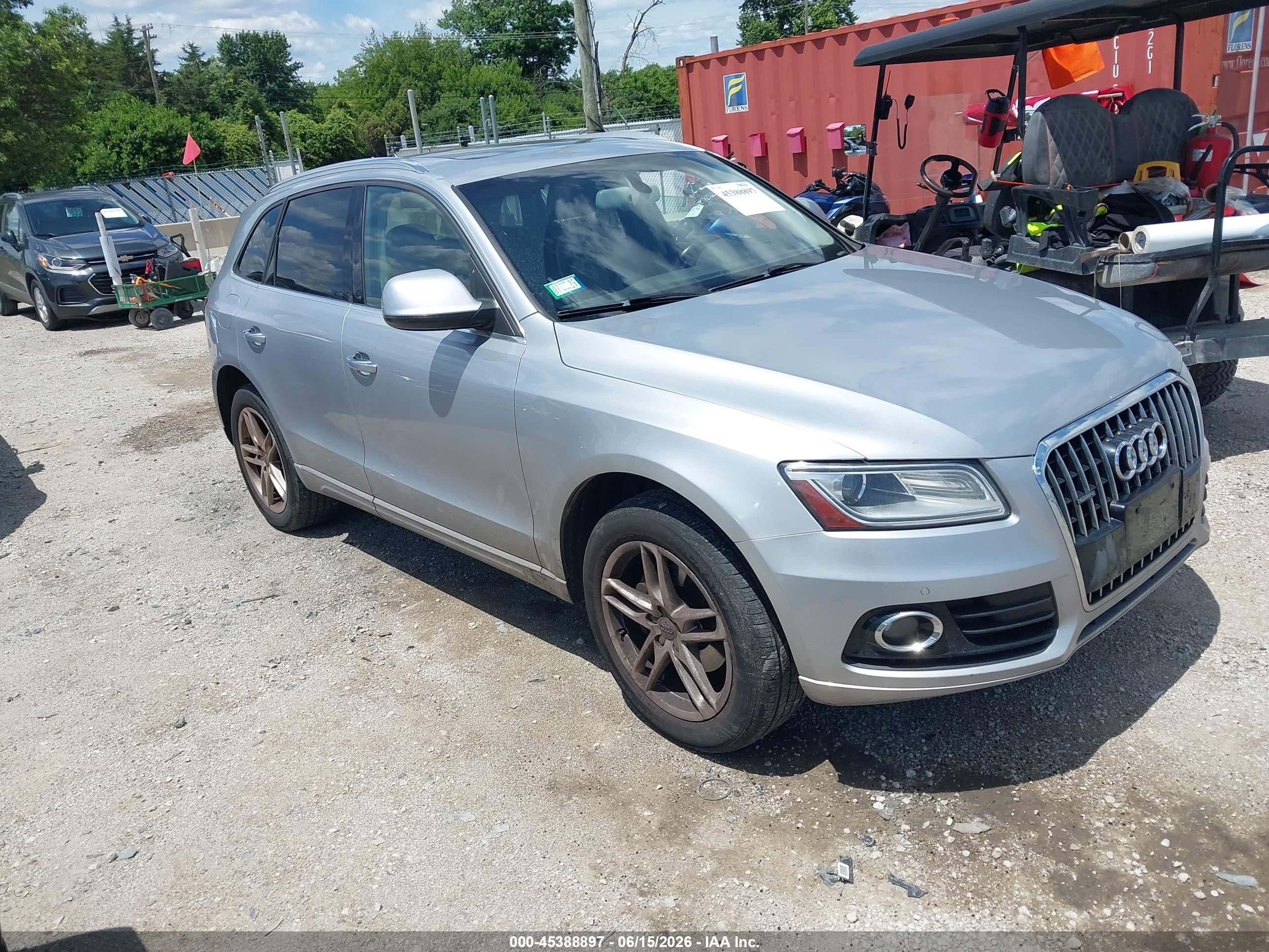2015 Audi Q5 2.0t Premium Серебряный vin: WA1LFAFP5FA008582
