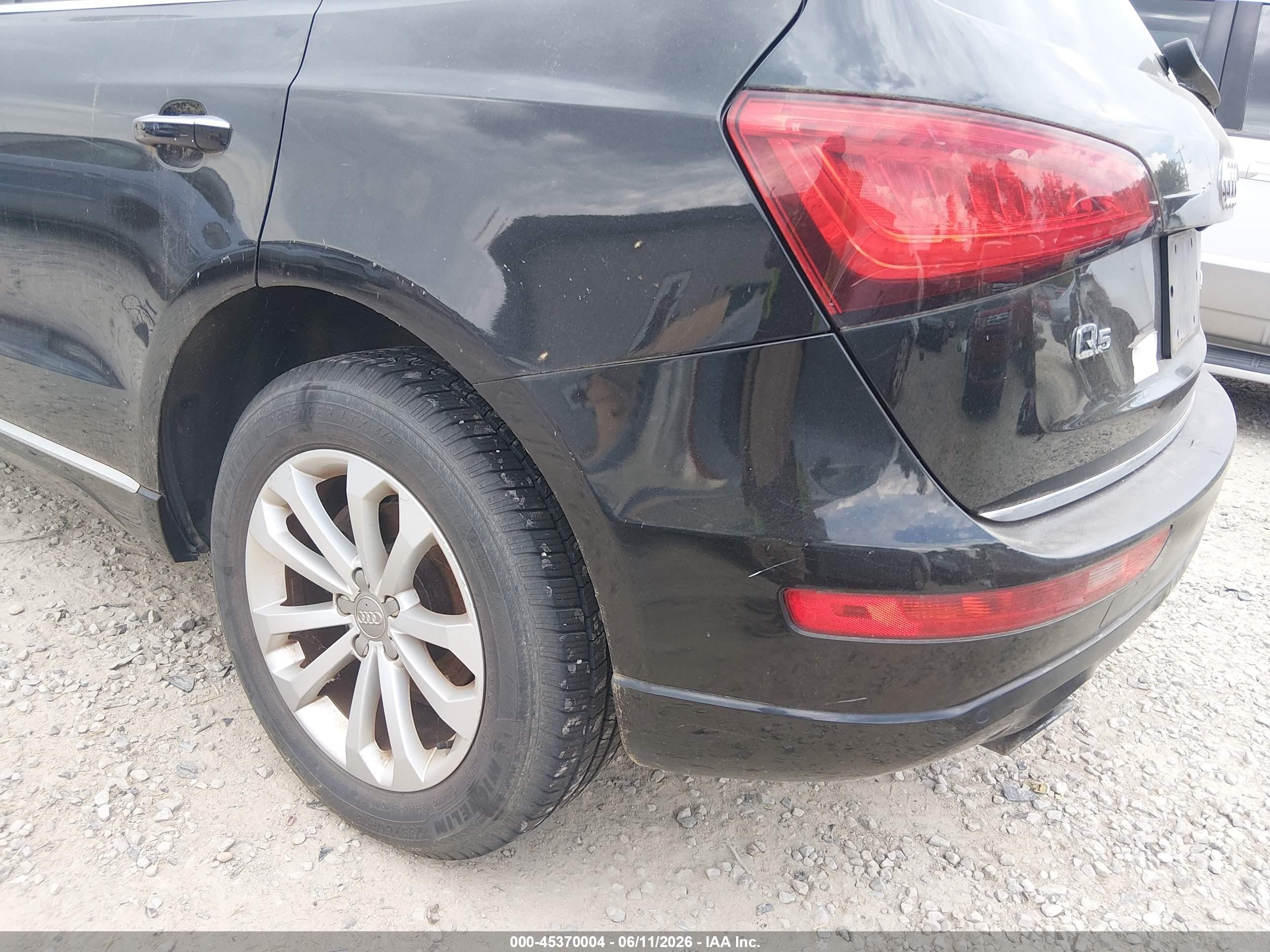 2015 Audi Q5 2.0t Premium Черный vin: WA1LFAFP5FA020764