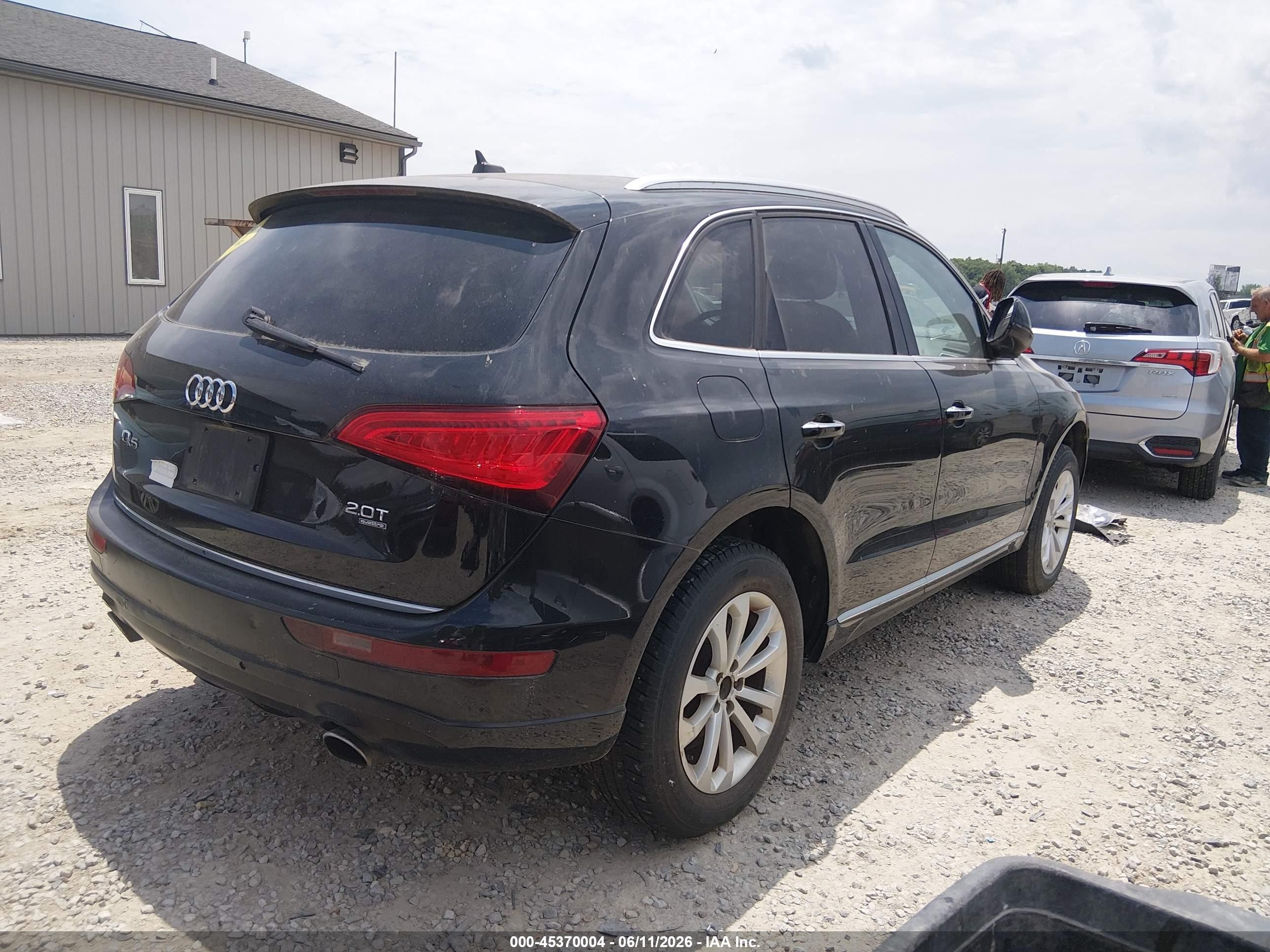 2015 Audi Q5 2.0t Premium Черный vin: WA1LFAFP5FA020764