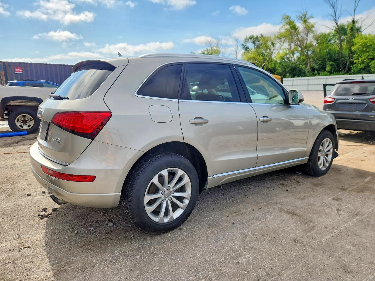 2015 Audi Q5 Premium Plus Beige vin: WA1LFAFP5FA056101