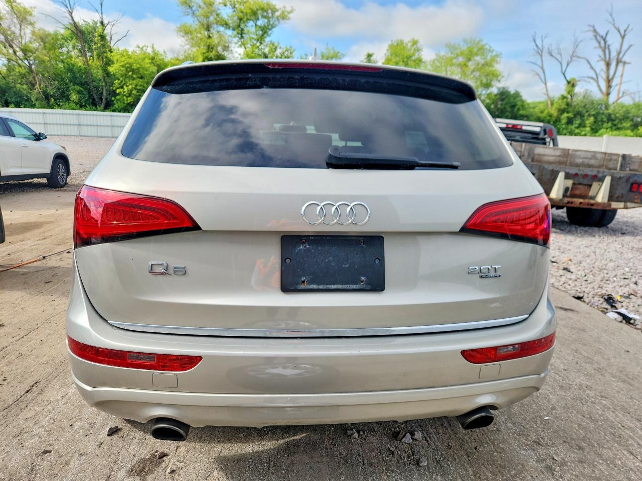2015 Audi Q5 Premium Plus Beige vin: WA1LFAFP5FA056101