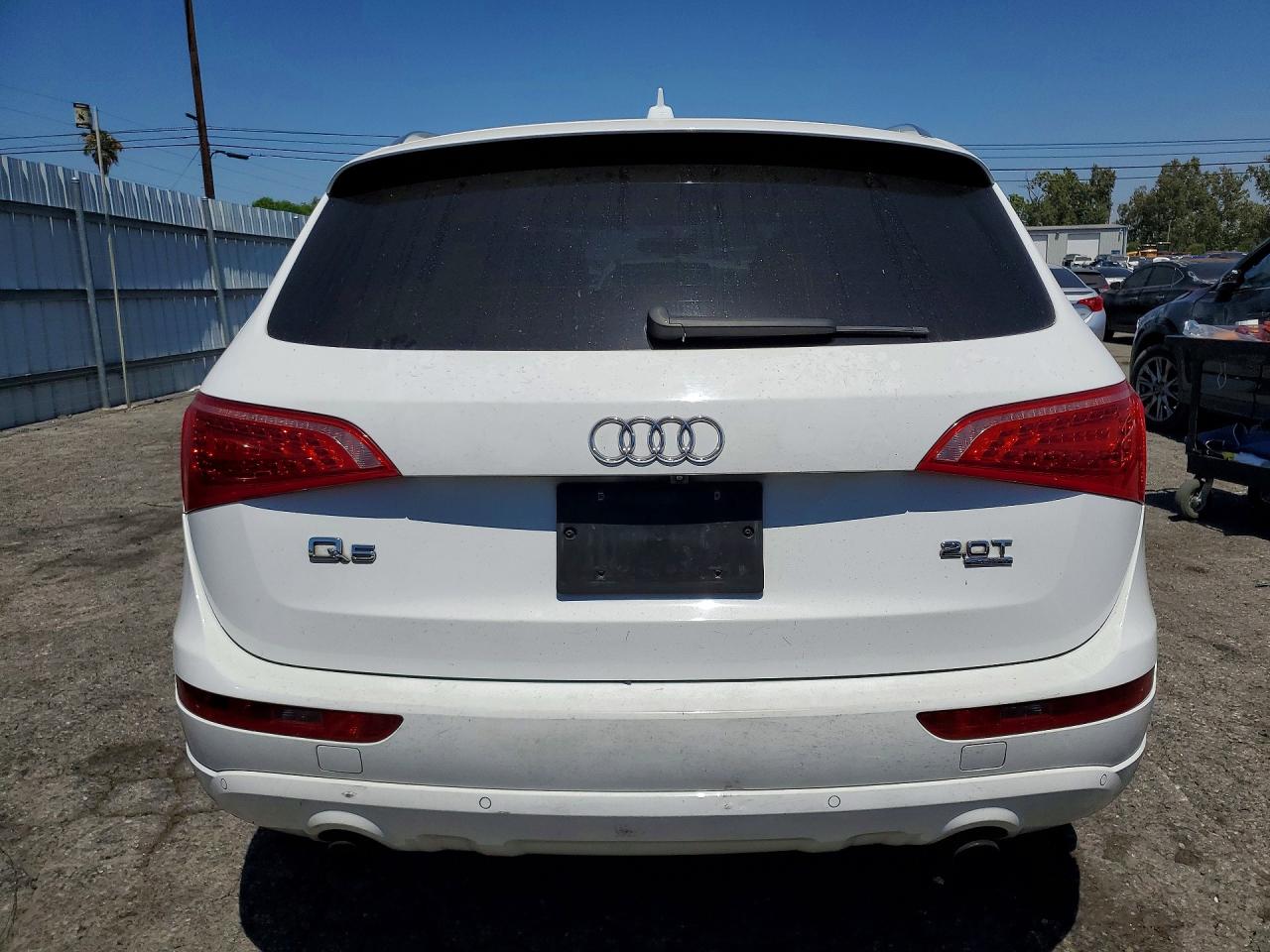 2011 Audi Q5 Premium Plus Белый vin: WA1LFAFP6BA103968