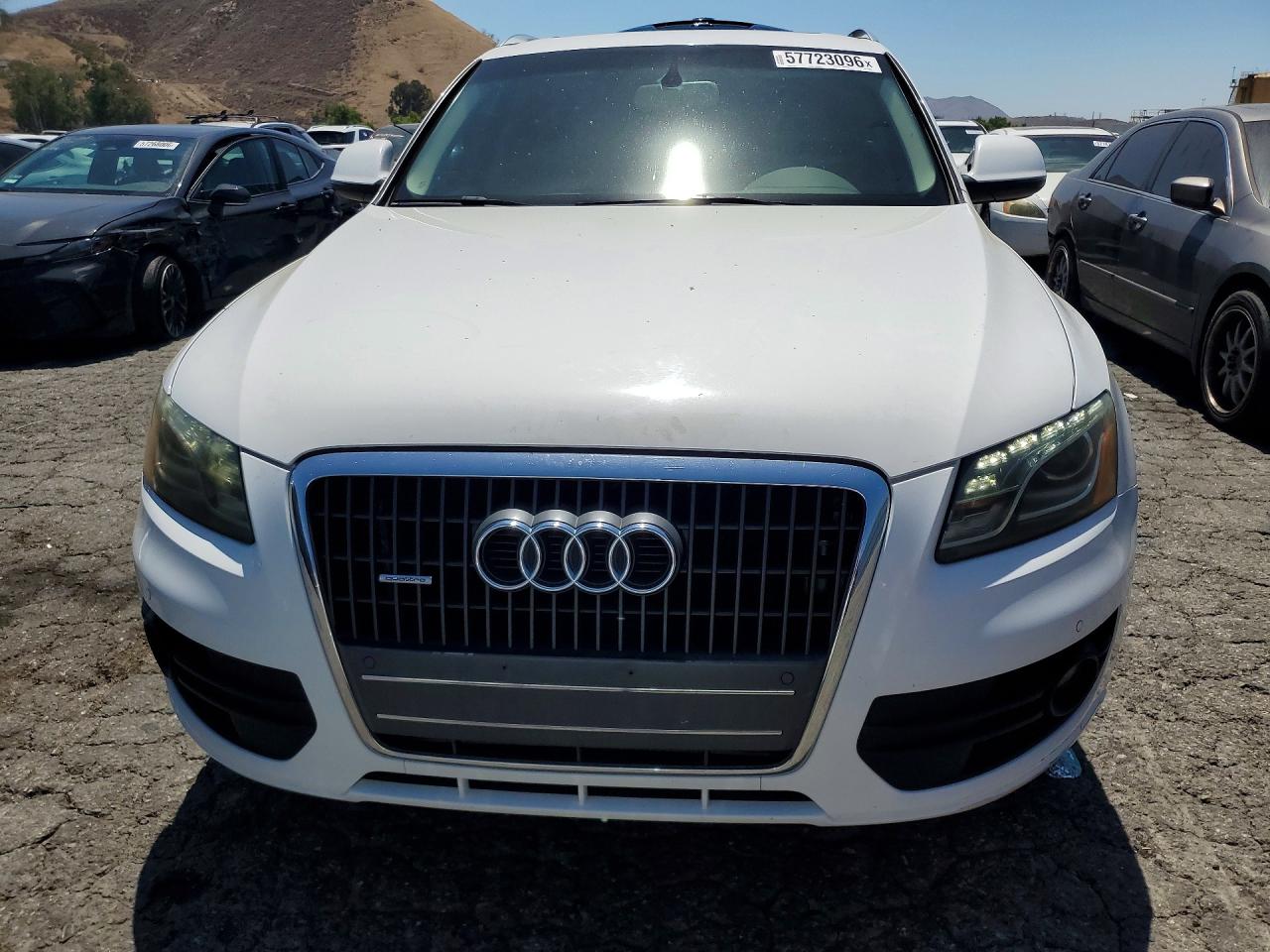 2011 Audi Q5 Premium Plus Белый vin: WA1LFAFP6BA103968