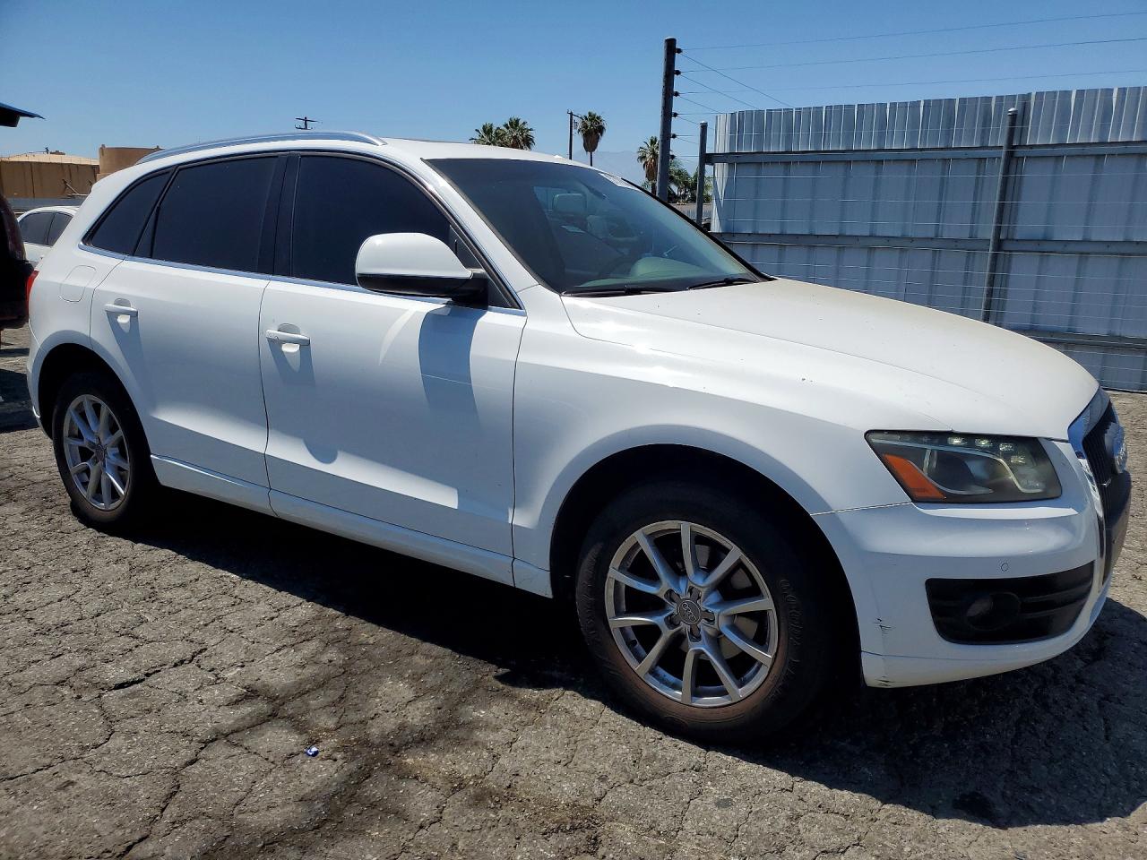 2011 Audi Q5 Premium Plus Белый vin: WA1LFAFP6BA103968