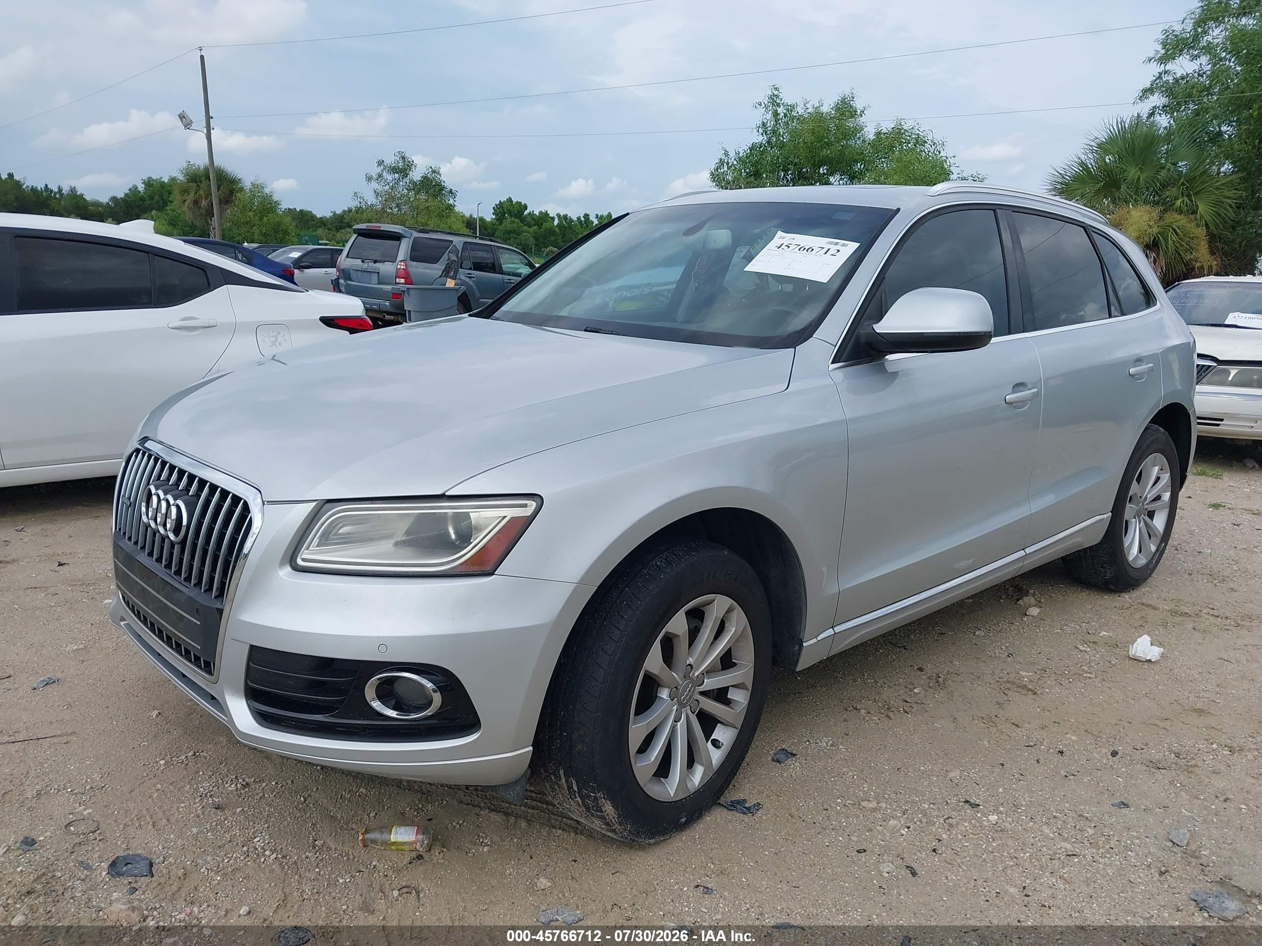 2013 Audi Q5 2.0t Premium Серебряный vin: WA1LFAFP6DA032838