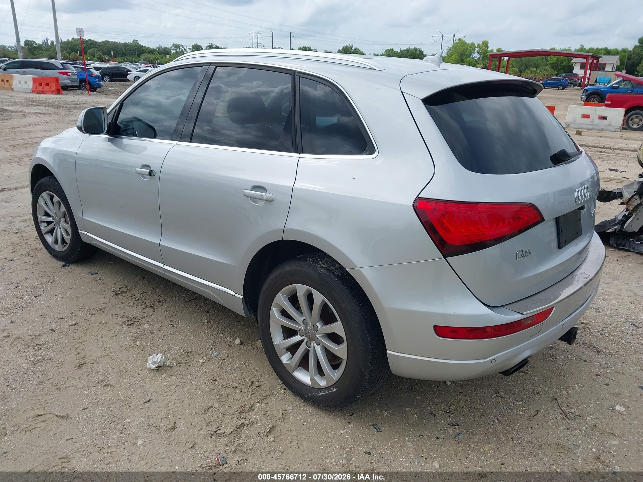 2013 Audi Q5 2.0t Premium Серебряный vin: WA1LFAFP6DA032838